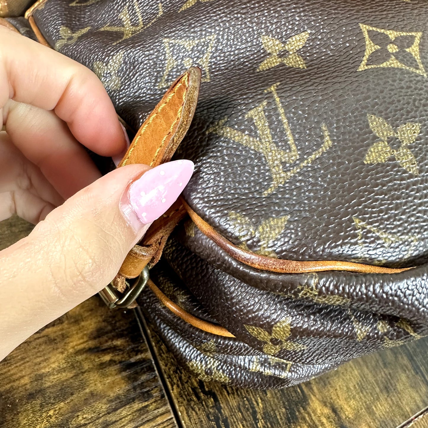Louis Vuitton Vintage Monogram Saumur 30 Crossbody Bag Authentic