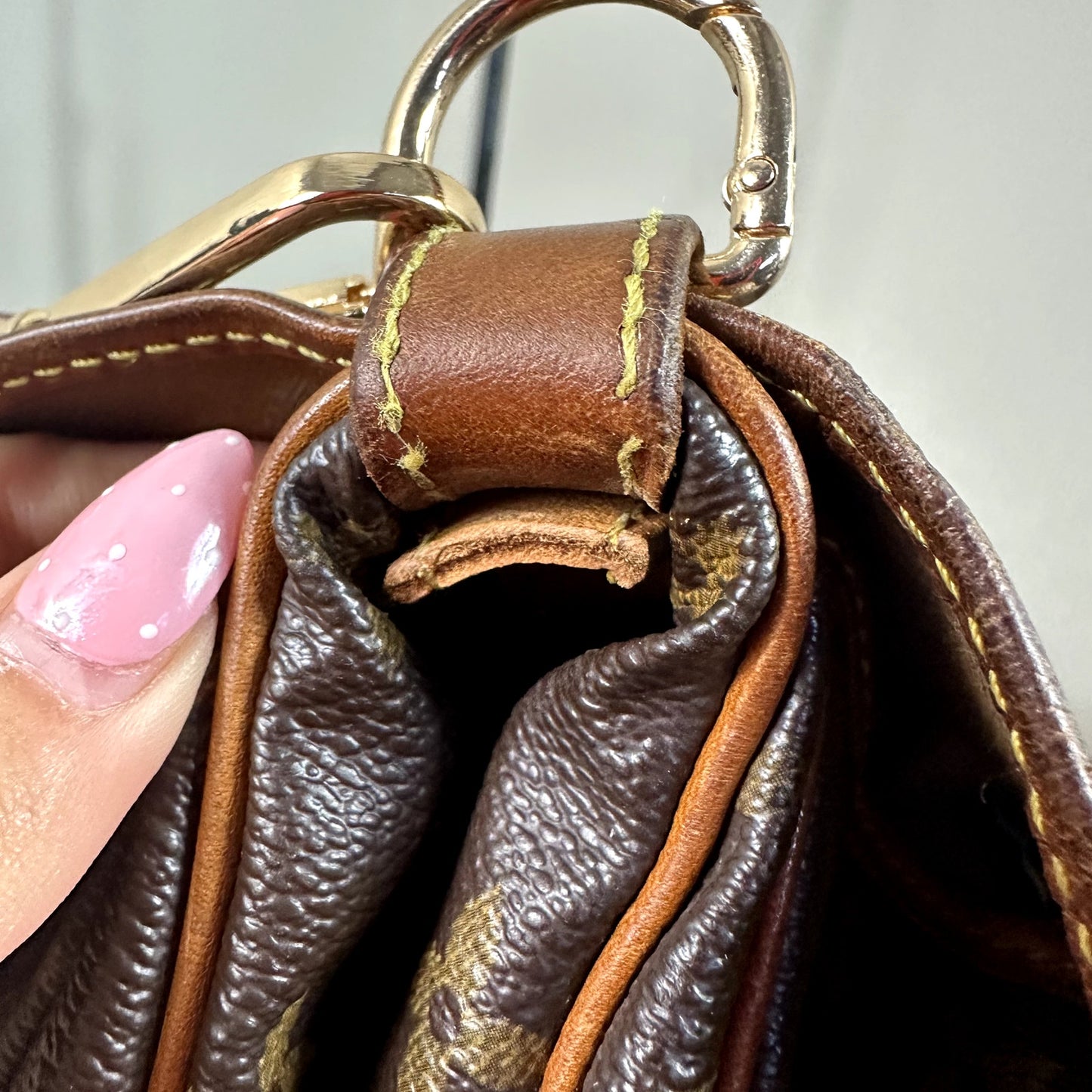 Louis Vuitton Vintage Monogram Saumur 30 Crossbody Bag Authentic