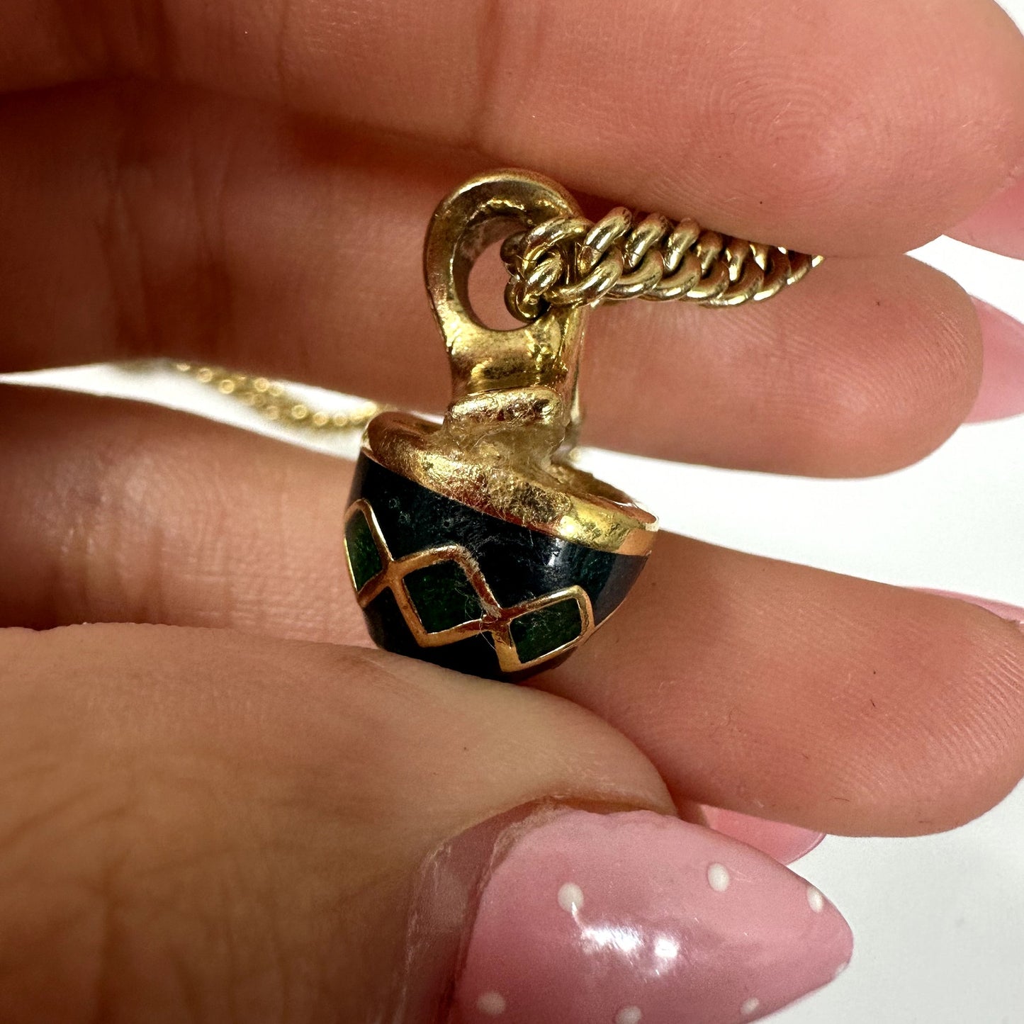 Vintage Burberrys Gold Tone Faux Pearl Enamel Pendant Necklace 24”