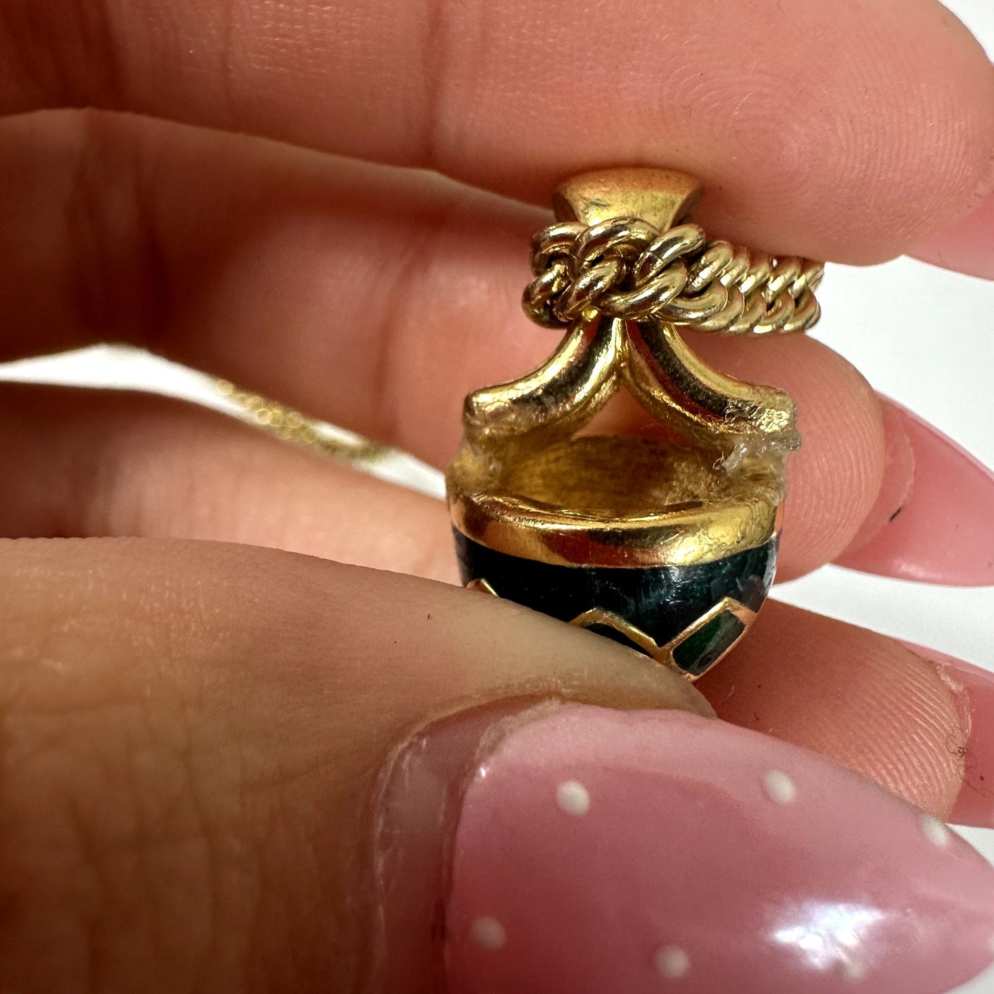 Vintage Burberrys Gold Tone Faux Pearl Enamel Pendant Necklace 24”