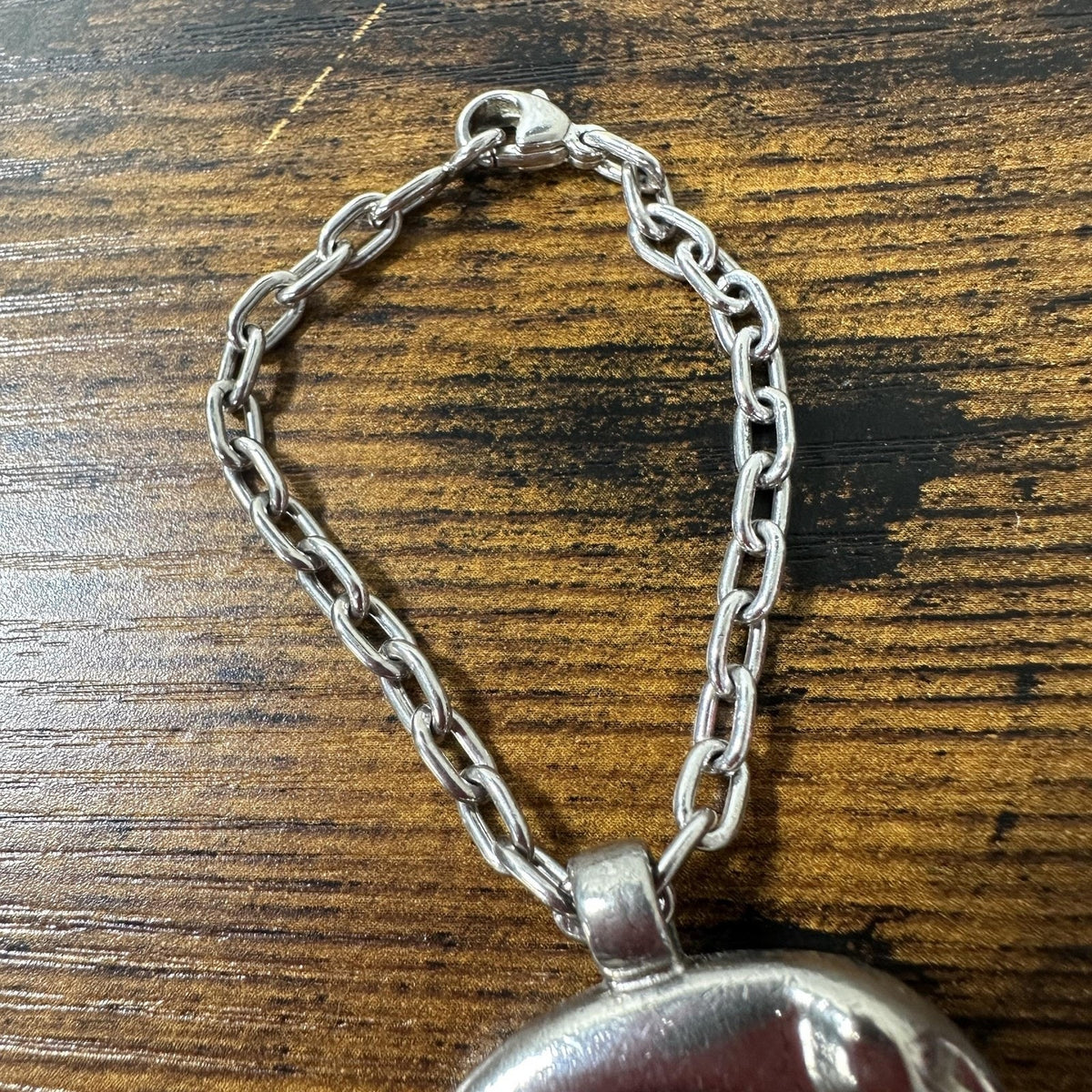 Cartier Silver Metal Panther Circle Keychain Bag Charm Engraved Pendant