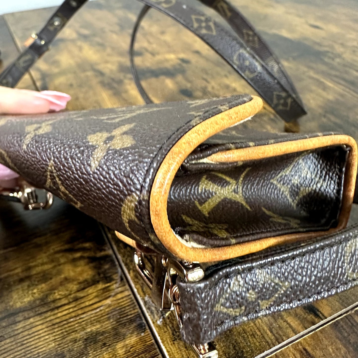 Louis Vuitton Monogram Florentine Waist Bag Crossbody Vintage Authentic