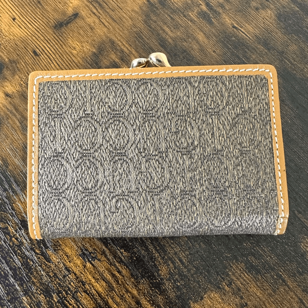 Gucci Vintage Kiss Lock Coin Purse Pouch