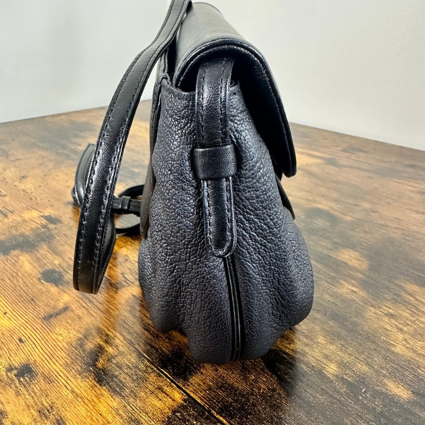 Givenchy Sacs Vintage Black Leather Crossbody Bag Pebbled Leather Logo Flap