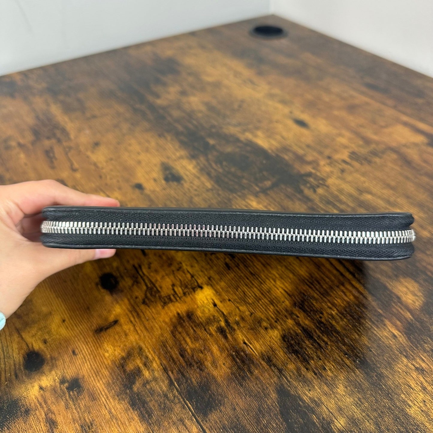 Louis Vuitton Zippy Organizer Vertical Wallet Black Taiga Leather Authentic