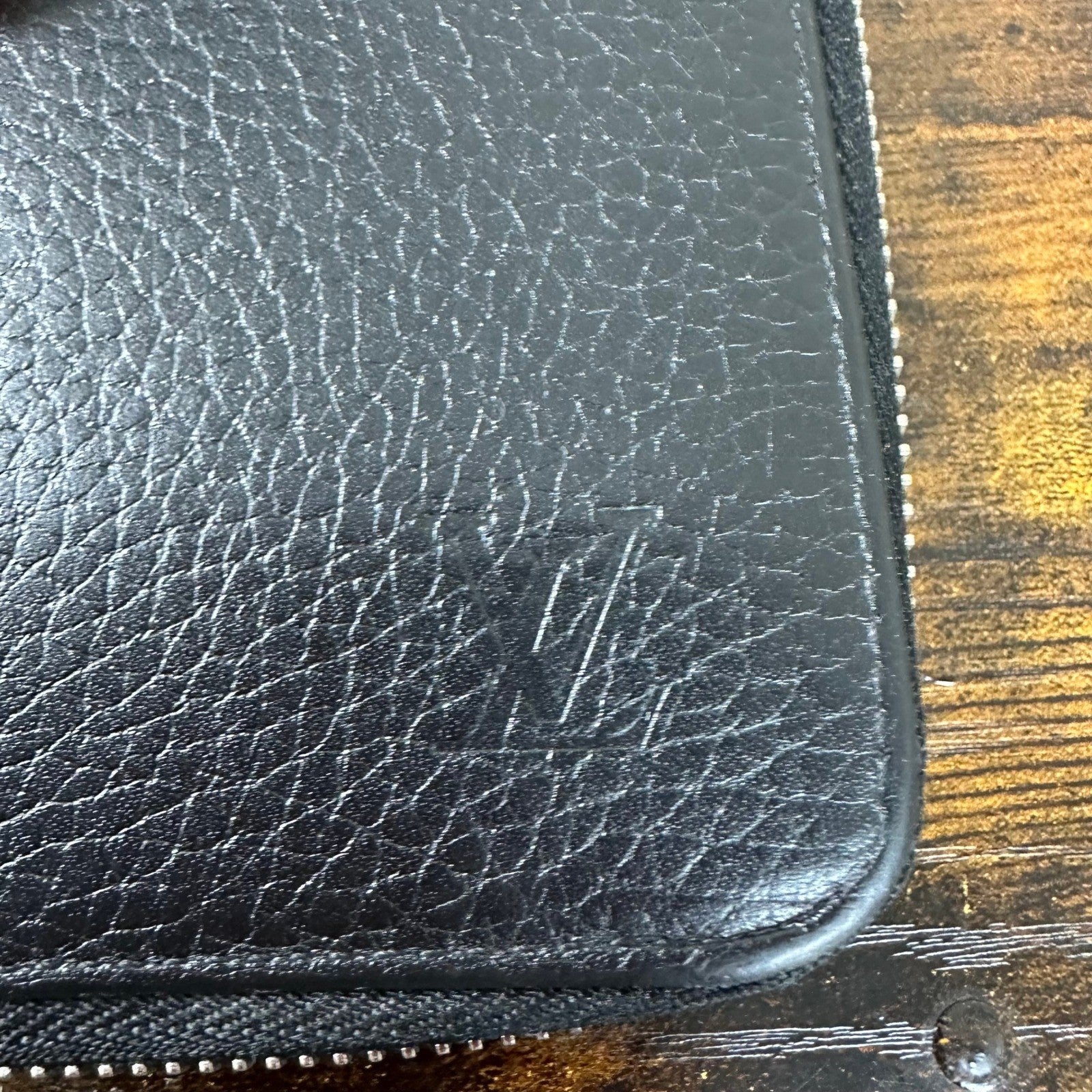 Louis Vuitton Zippy Organizer Vertical Wallet Black Taiga Leather Authentic