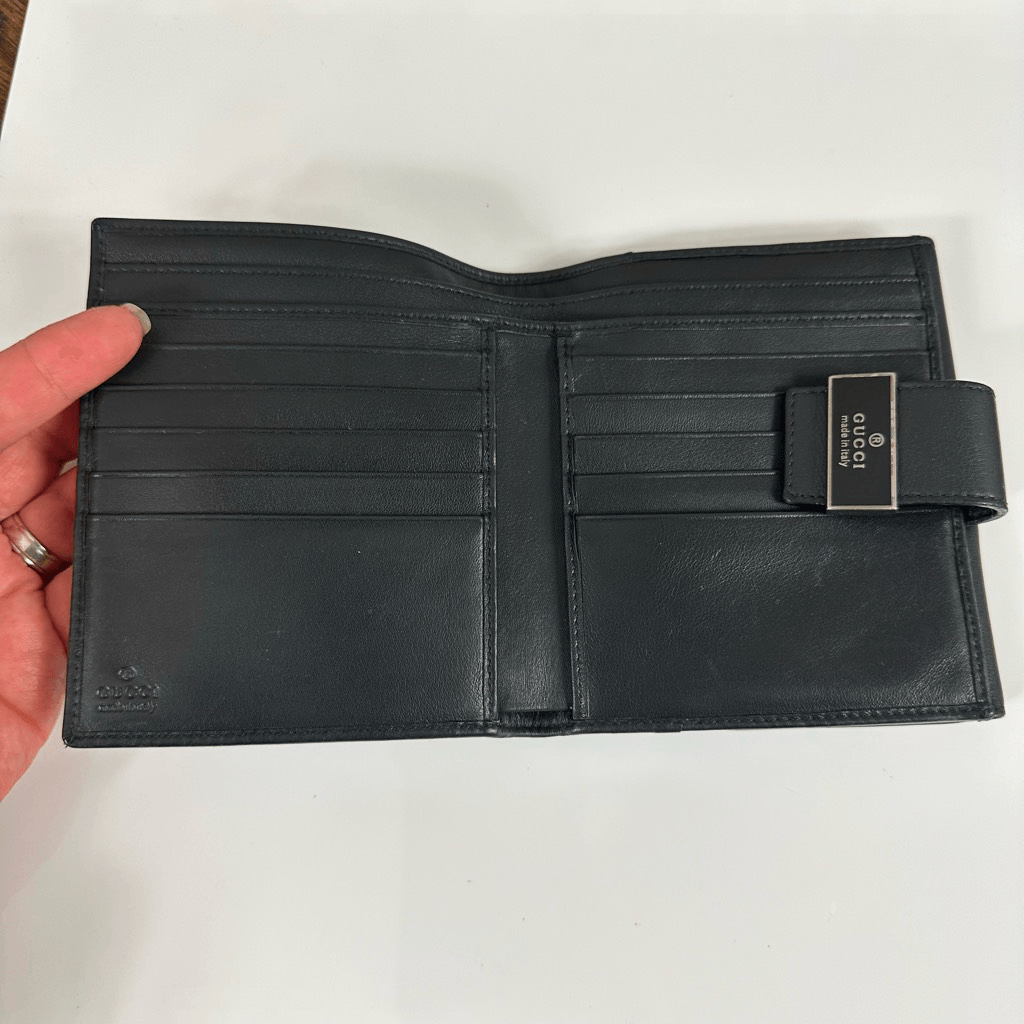 Gucci Trademark Plate Black Leather Compact Wallet