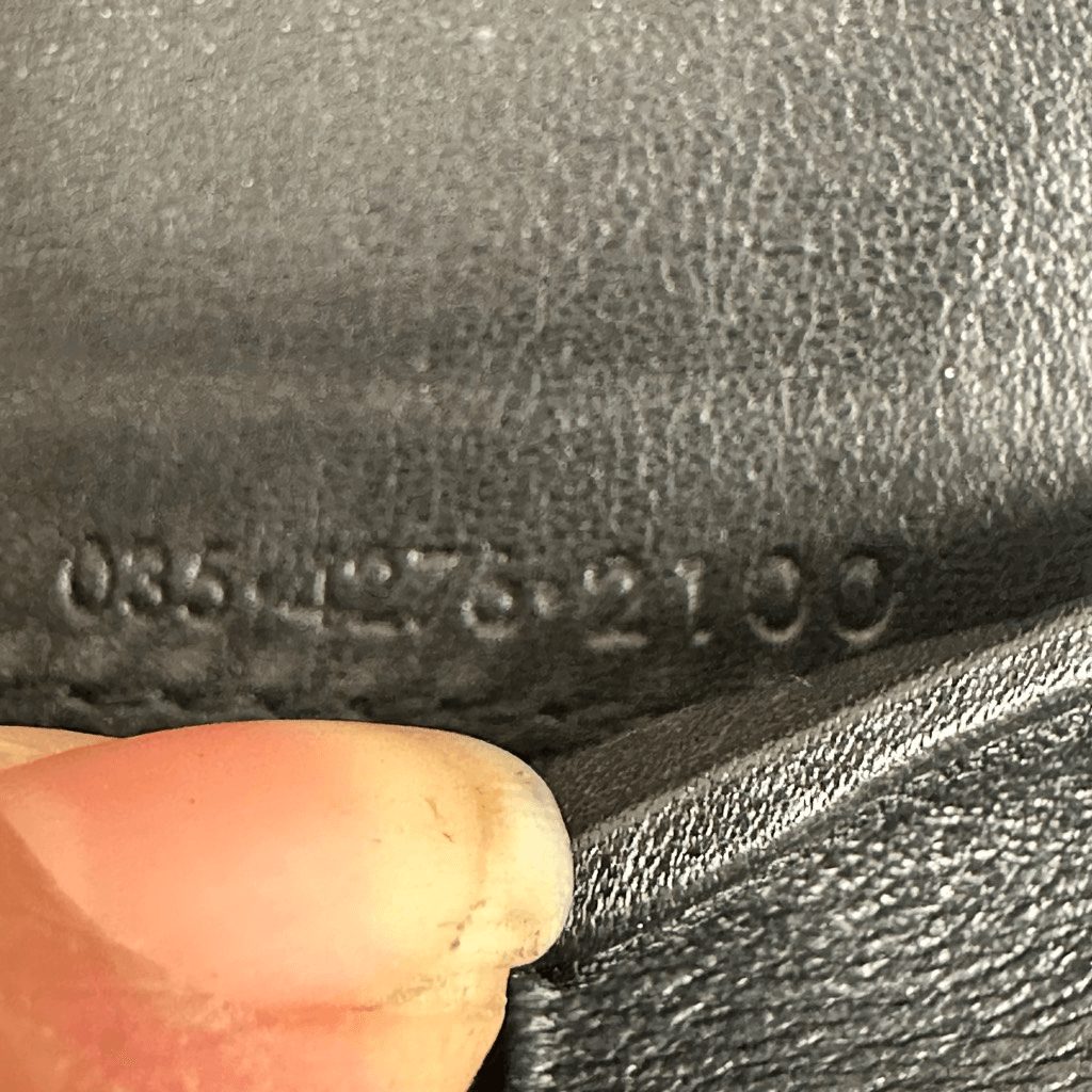 Gucci Trademark Plate Black Leather Compact Wallet