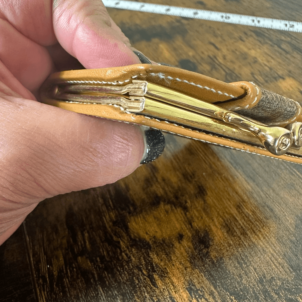 Gucci Vintage Kiss Lock Coin Purse Pouch