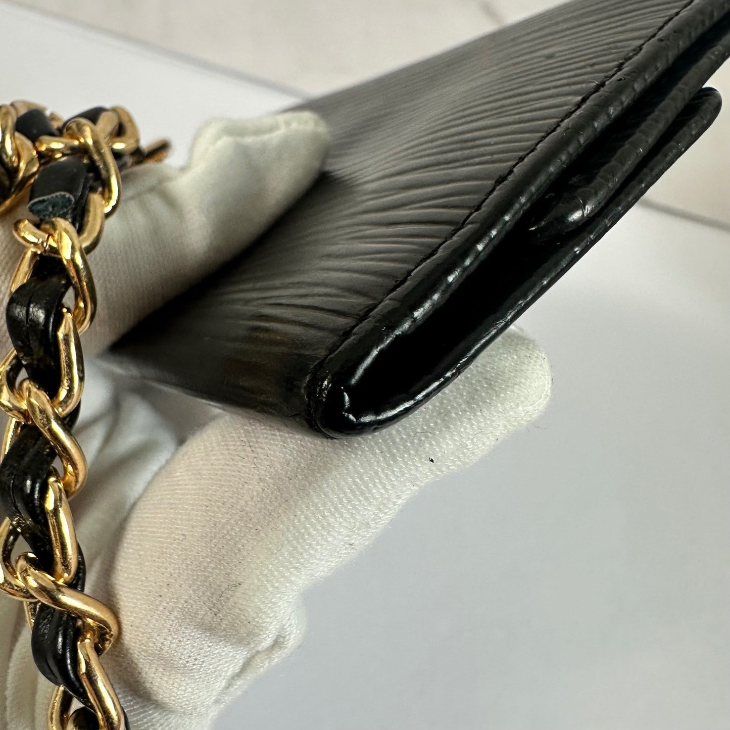 Louis Vuitton Epi Leather Key Holder Case Black Gold Chain Accent Vintage