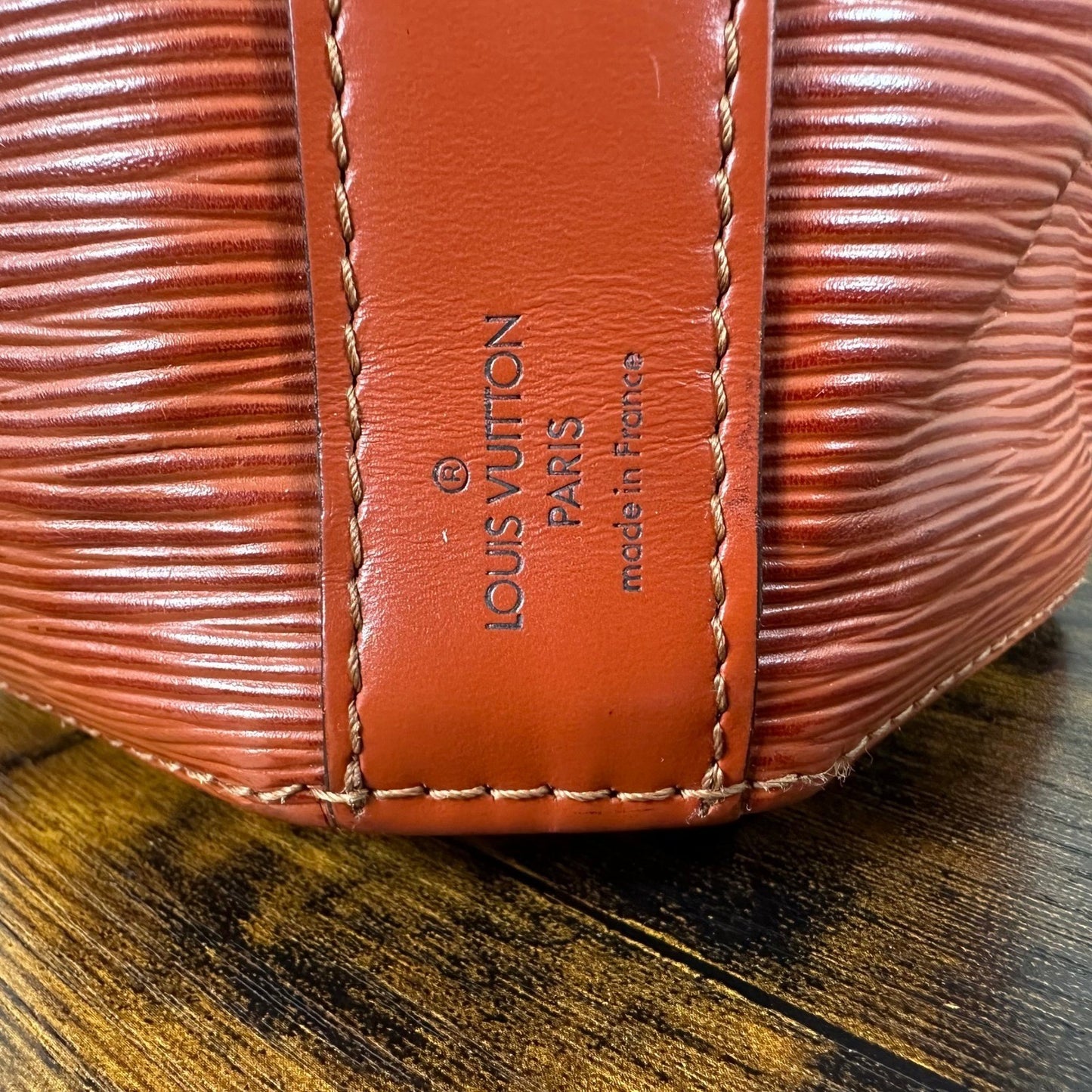 Louis Vuitton Epi Leather Bucket Bag Brown Shoulder Bag Sac D'Epaule Authentic