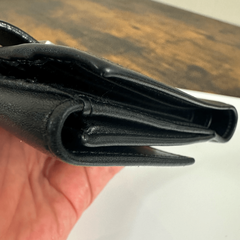 Gucci Trademark Plate Black Leather Compact Wallet