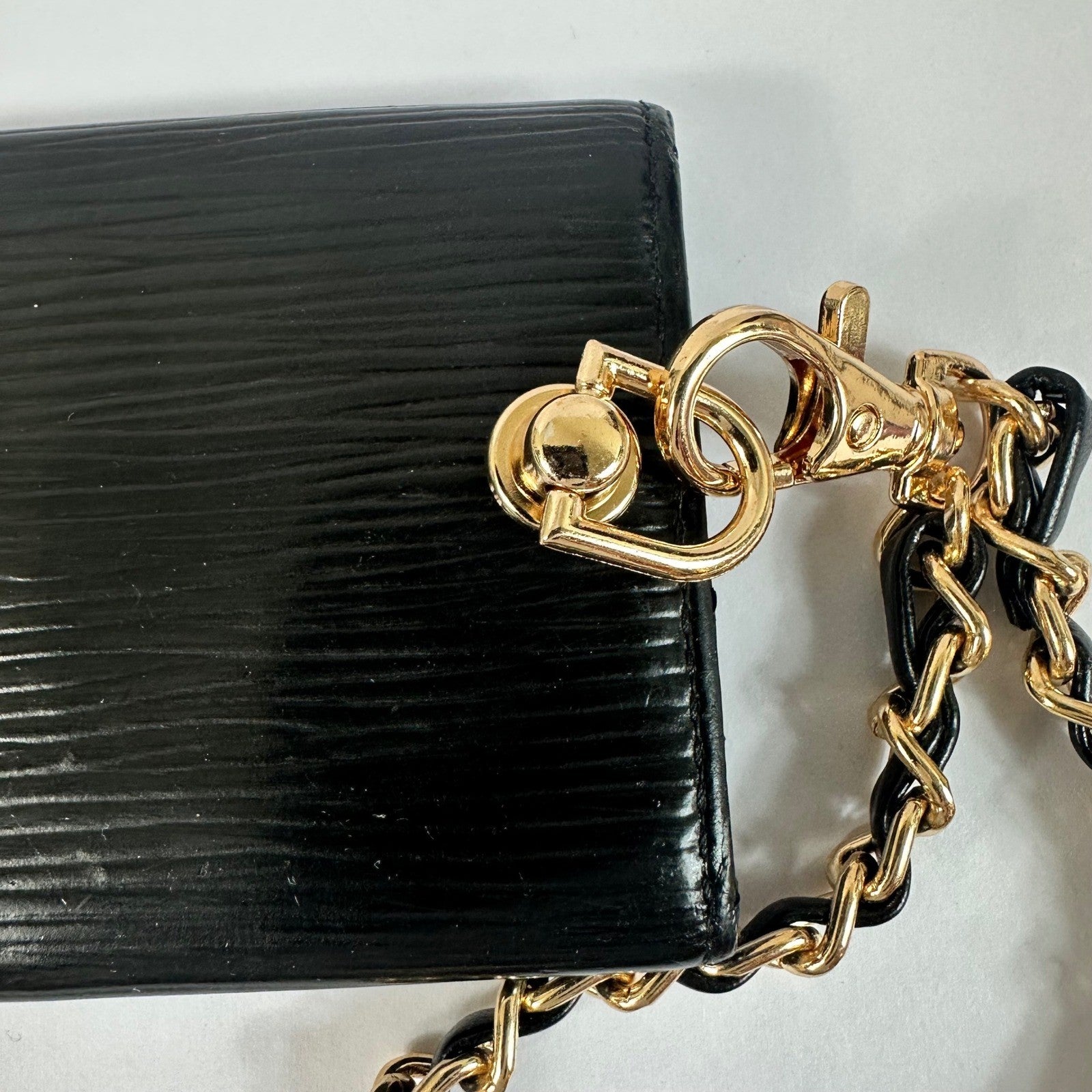 Louis Vuitton Epi Leather Key Holder Case Black Gold Chain Accent Vintage