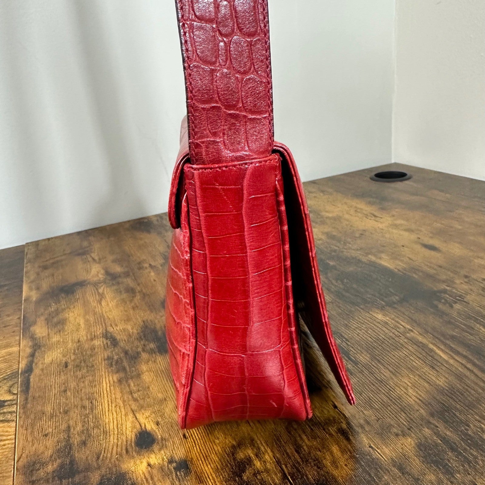 Salvatore Ferragamo Crossbody Bag Red Leather Croc Embossed Shoulder Purse