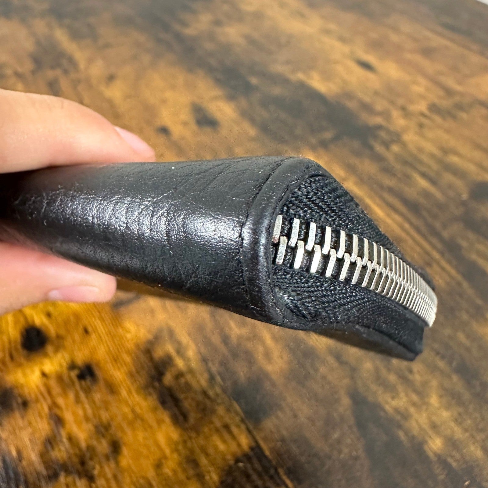 Louis Vuitton Zippy Organizer Vertical Wallet Black Taiga Leather Authentic