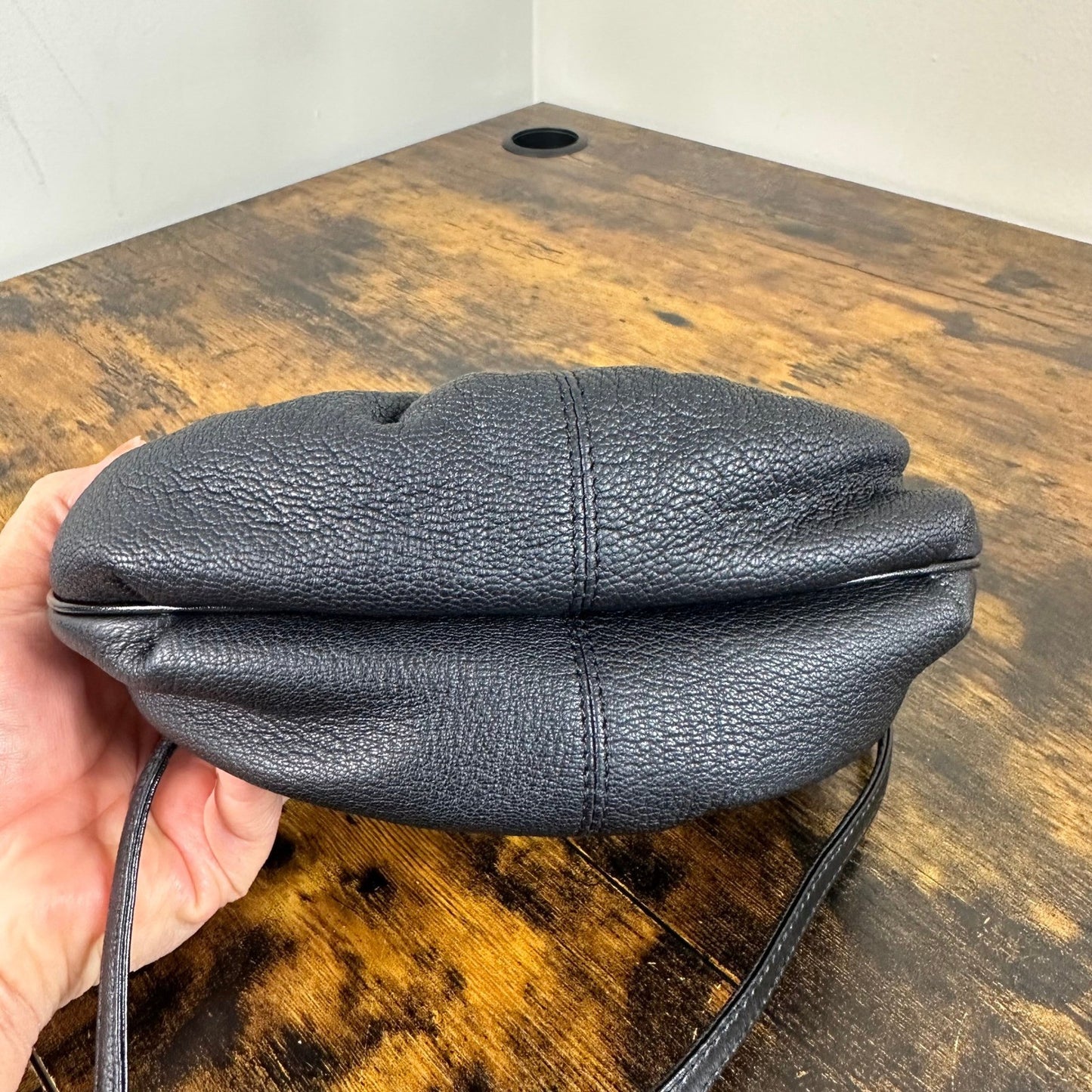 Givenchy Sacs Vintage Black Leather Crossbody Bag Pebbled Leather Logo Flap