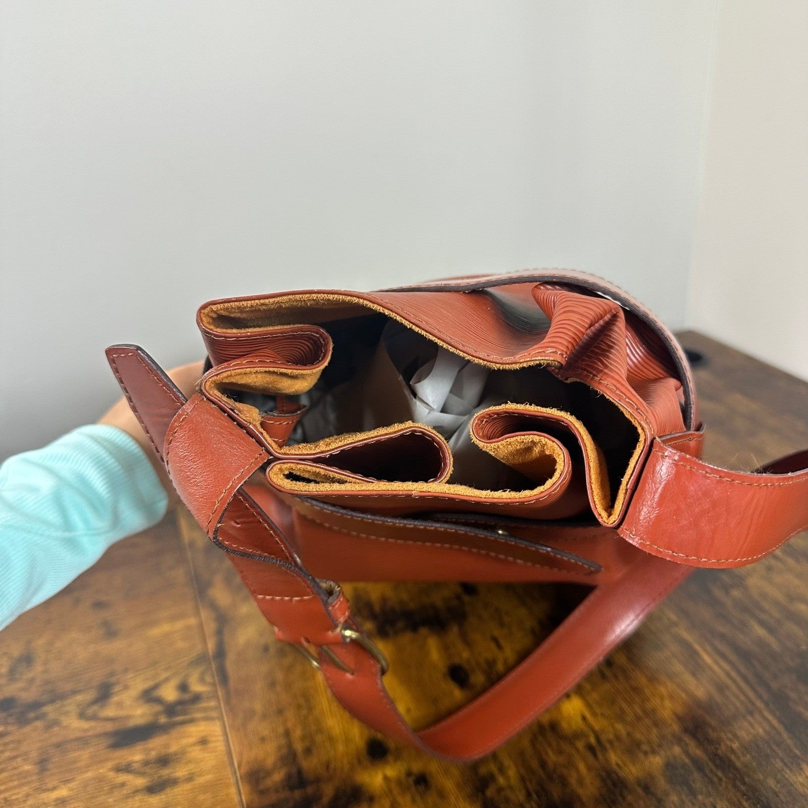 Louis Vuitton Epi Leather Bucket Bag Brown Shoulder Bag Sac D'Epaule Authentic