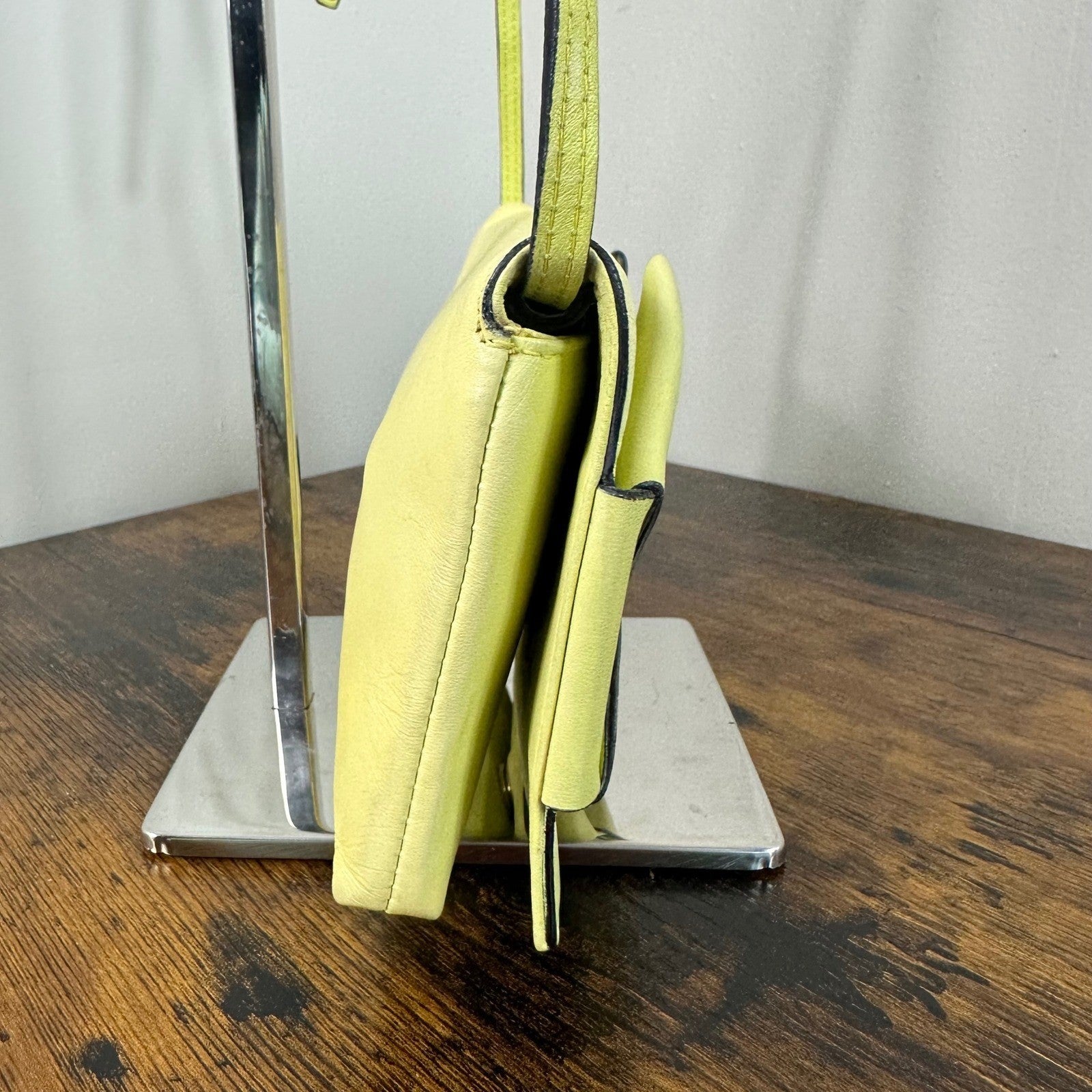 Valentino Garavani Bow Bag Clutch Shoulder Bag Light Yellow Leather