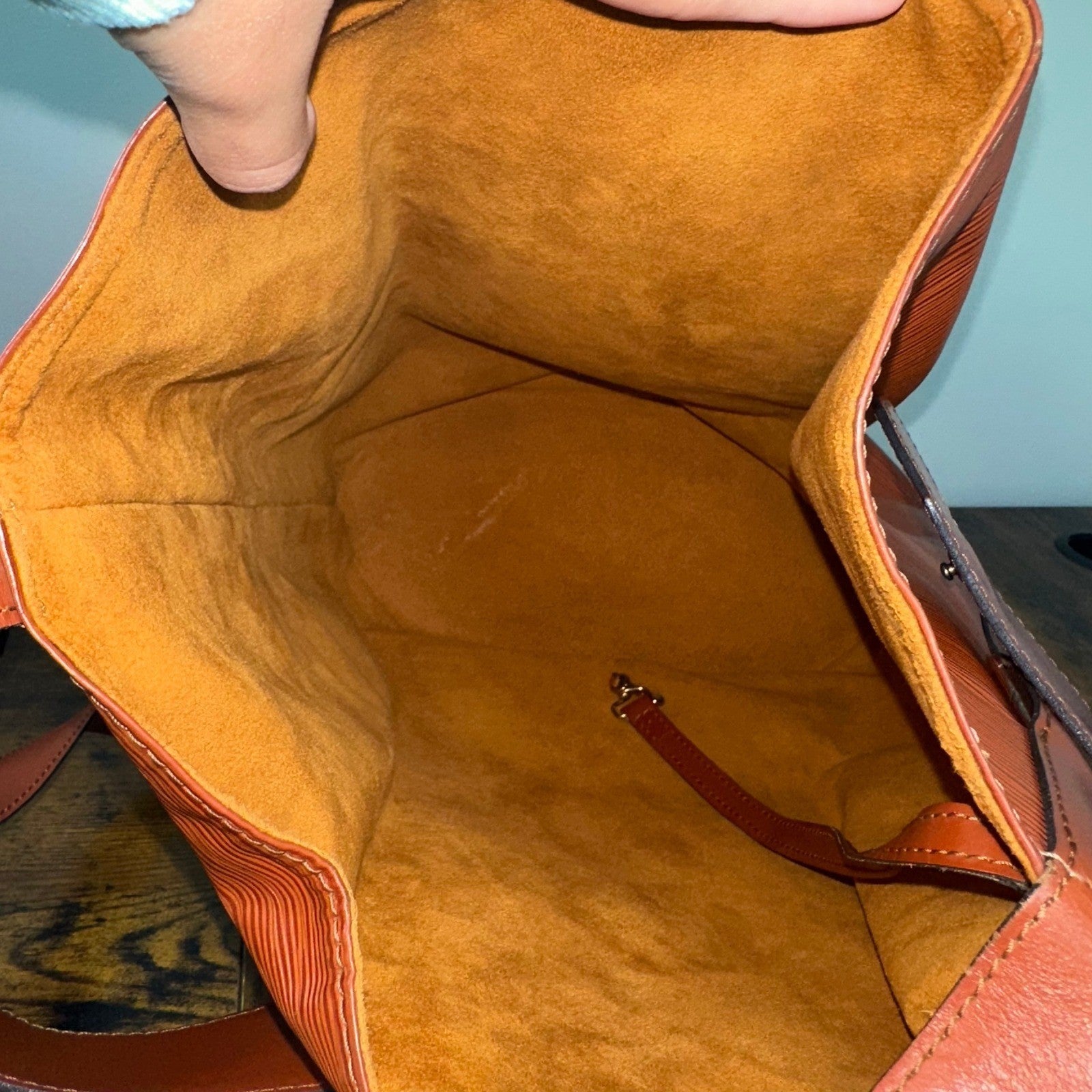 Louis Vuitton Epi Leather Bucket Bag Brown Shoulder Bag Sac D'Epaule Authentic