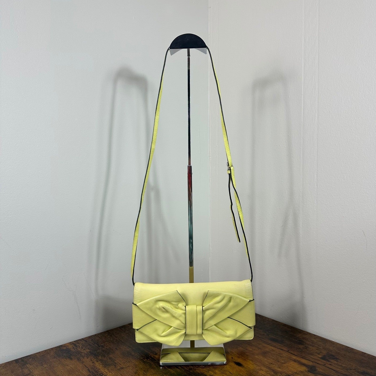 Valentino Garavani Bow Bag Clutch Shoulder Bag Light Yellow Leather