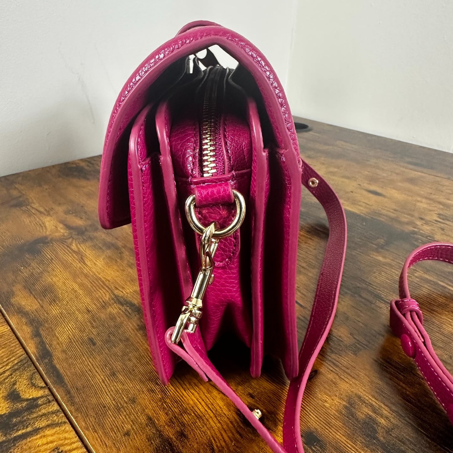 Versace Jeans Couture Pink Pebbled Gold Accent Crossbody Bag Purse Shoulder Hand