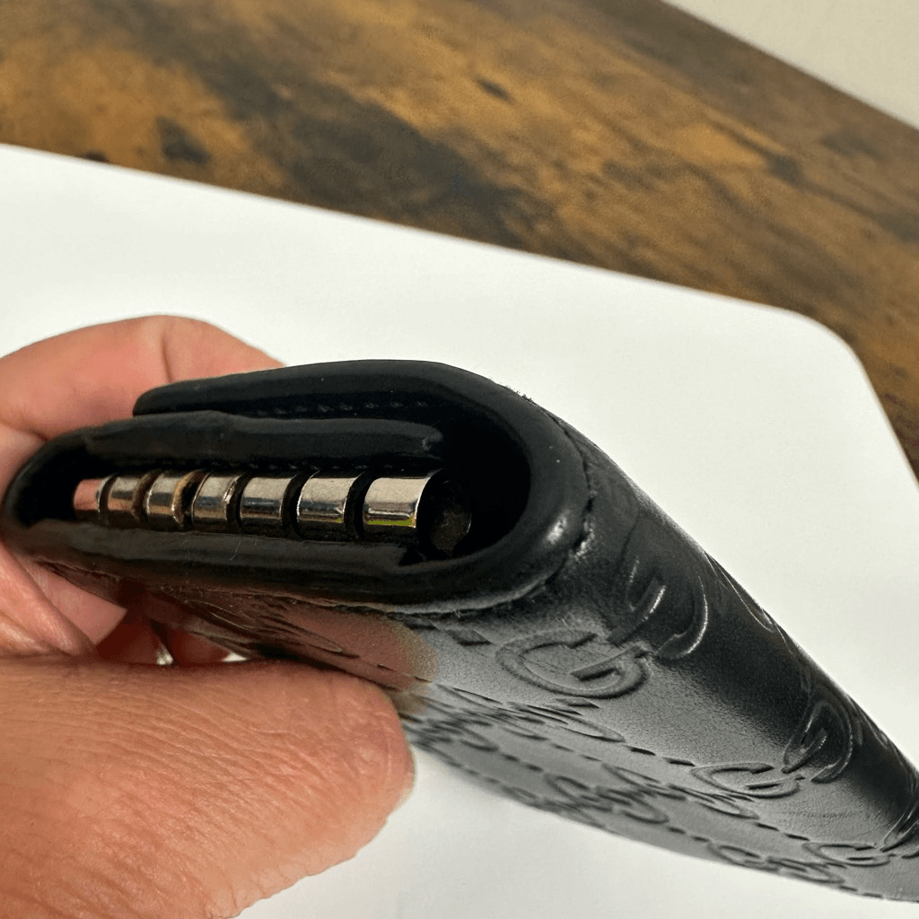 Gucci GG Guccissima Leather 6 Key Case Black