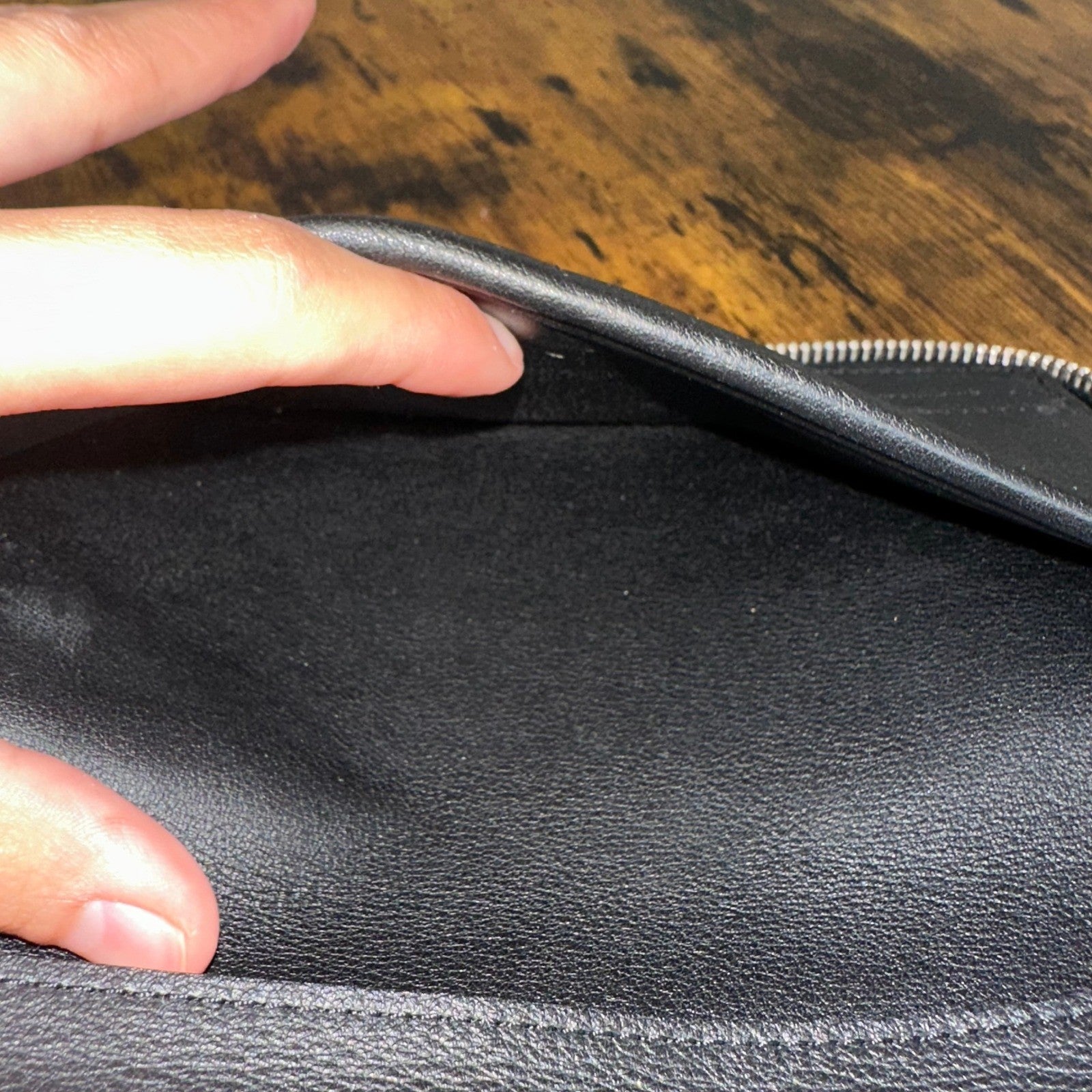 Louis Vuitton Zippy Organizer Vertical Wallet Black Taiga Leather Authentic