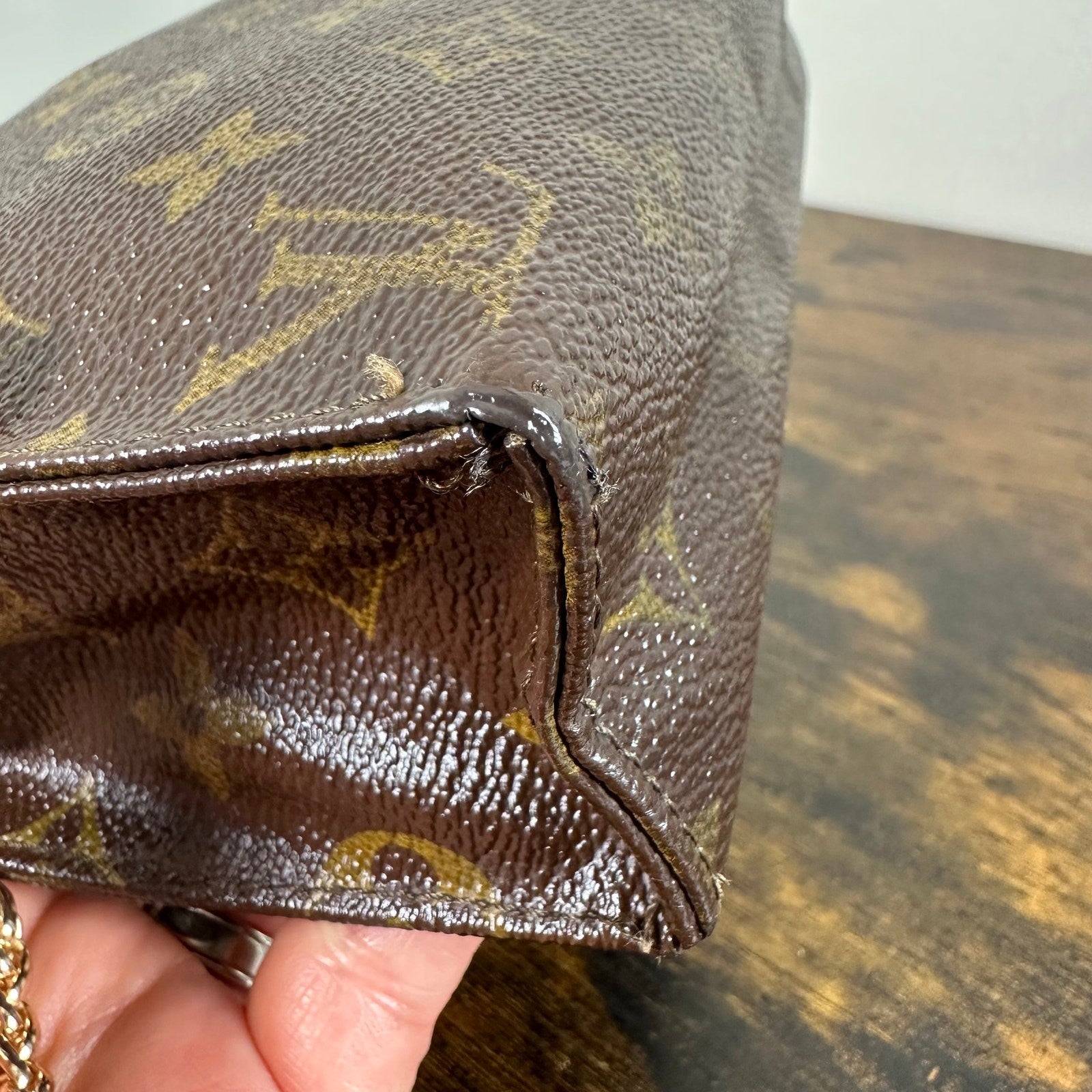 Louis Vuitton Monogram Pochette Toilette 19 Bag Pouch Cosmetics Toiletry Vintage