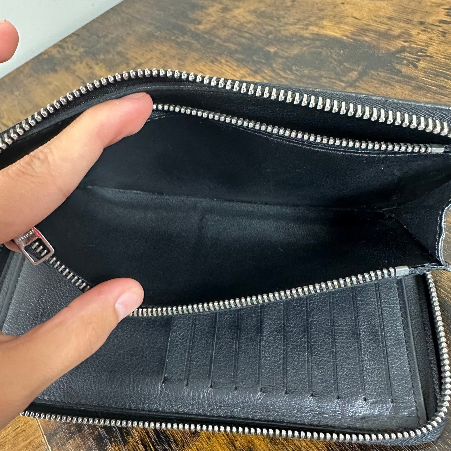 Louis Vuitton Zippy Organizer Vertical Wallet Black Taiga Leather Authentic