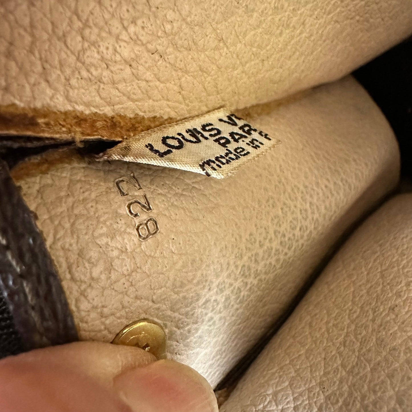 Louis Vuitton Monogram Pochette Toilette 19 Bag Pouch Cosmetics Toiletry Vintage