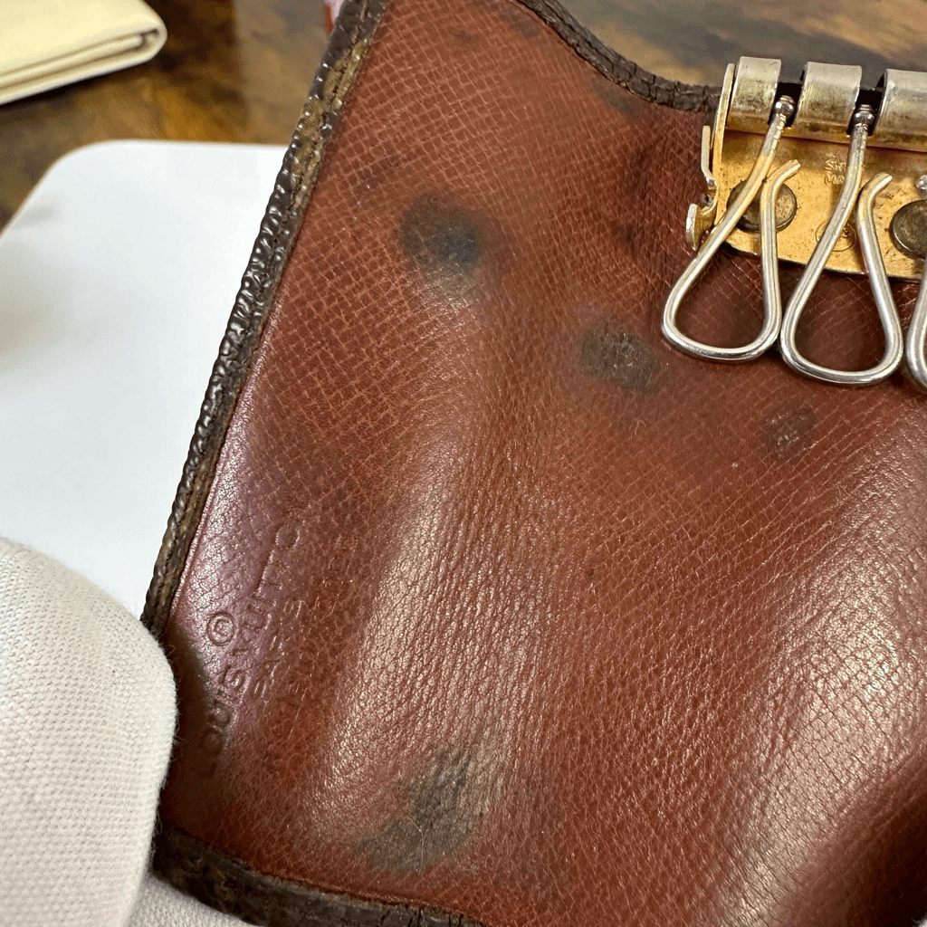 Louis Vuitton Monogram Vintage 3 Key Holder Case