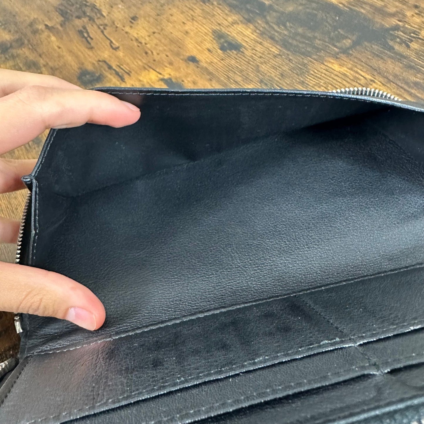 Louis Vuitton Zippy Organizer Vertical Wallet Black Taiga Leather Authentic