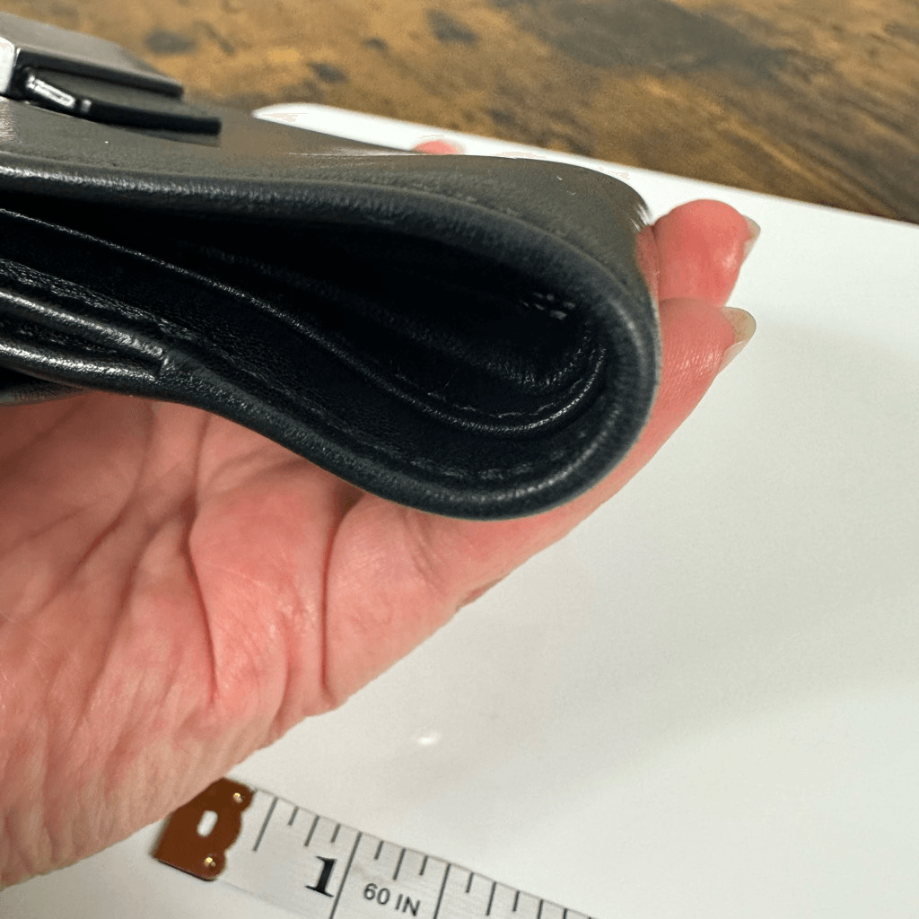 Gucci Trademark Plate Black Leather Compact Wallet