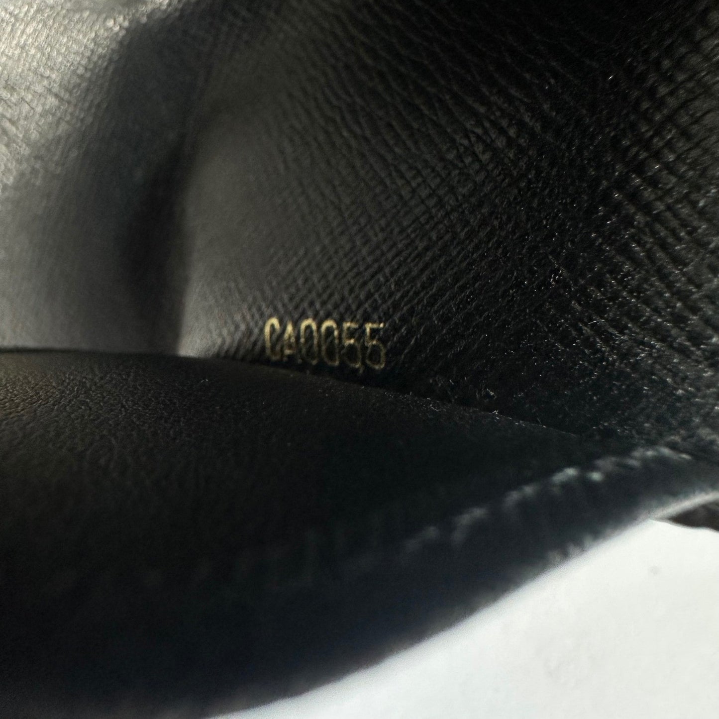 Louis Vuitton Epi Leather Key Holder Case Black Gold Chain Accent Vintage