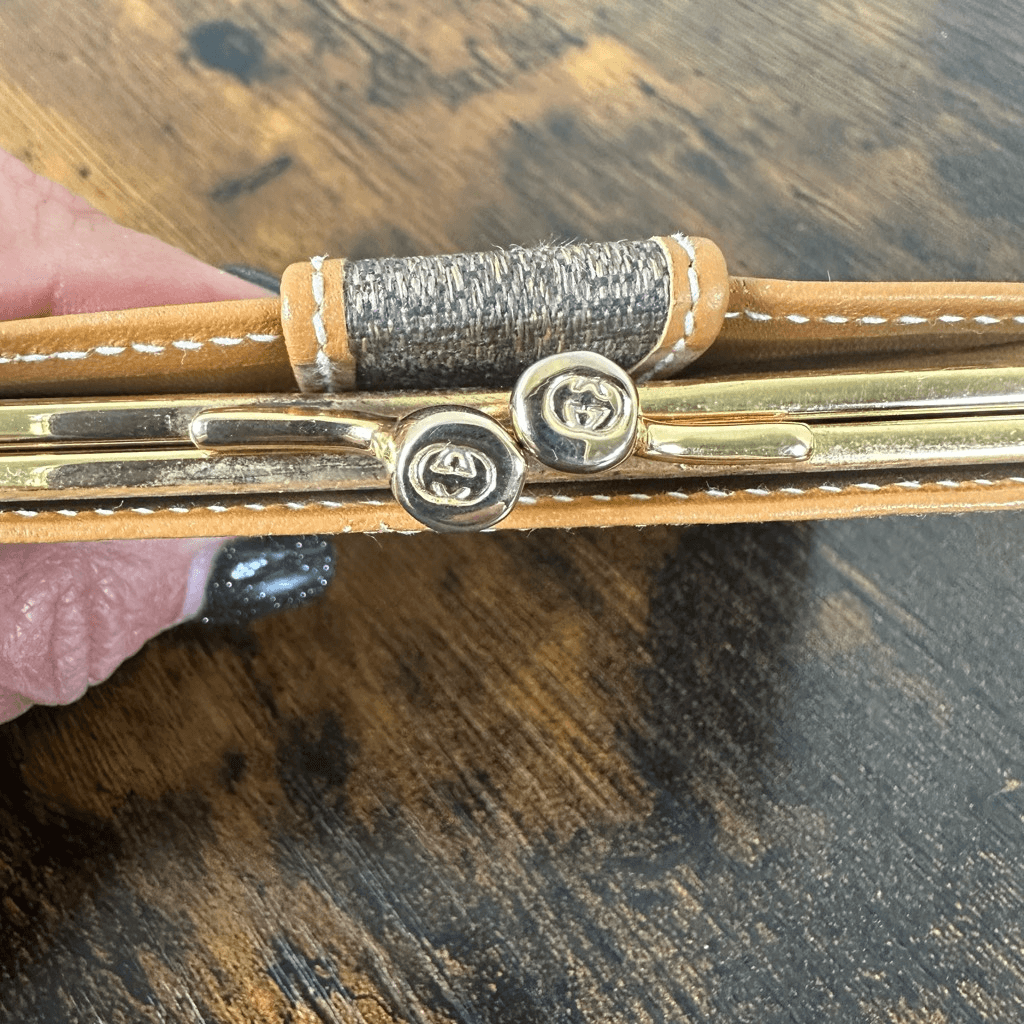 Gucci Vintage Kiss Lock Coin Purse Pouch