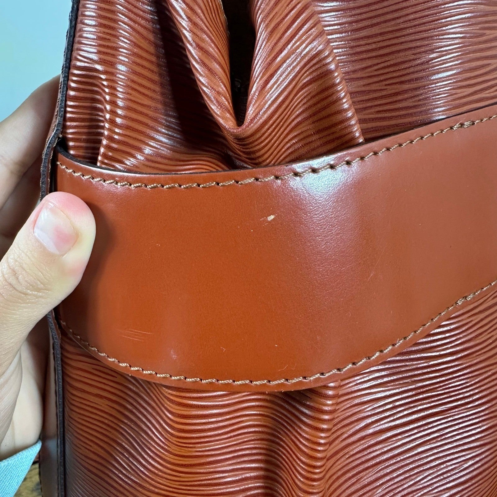 Louis Vuitton Epi Leather Bucket Bag Brown Shoulder Bag Sac D'Epaule Authentic