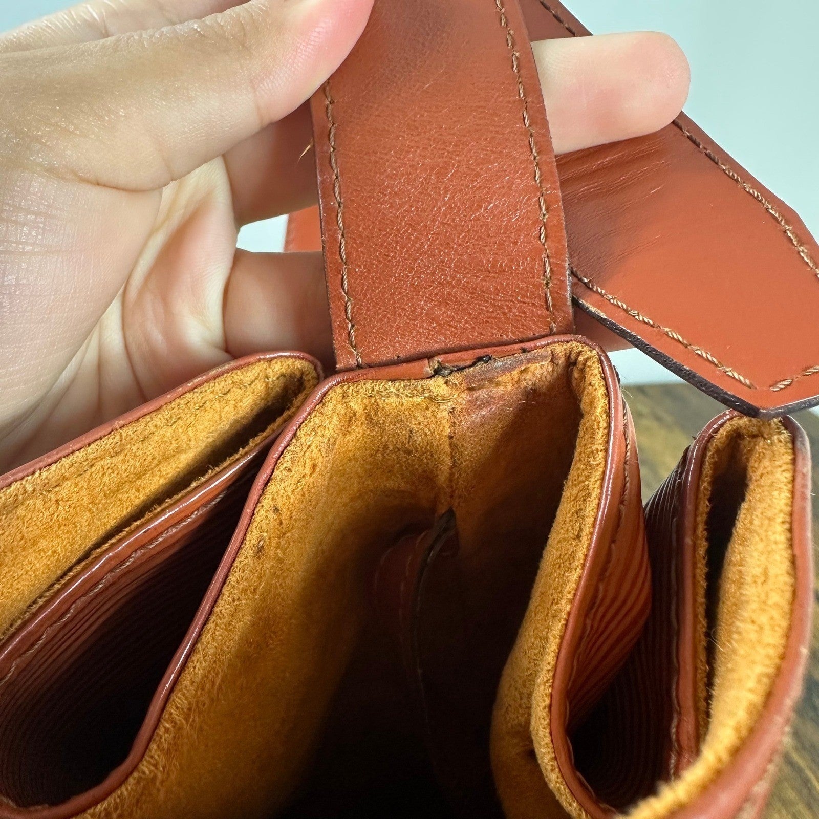 Louis Vuitton Epi Leather Bucket Bag Brown Shoulder Bag Sac D'Epaule Authentic