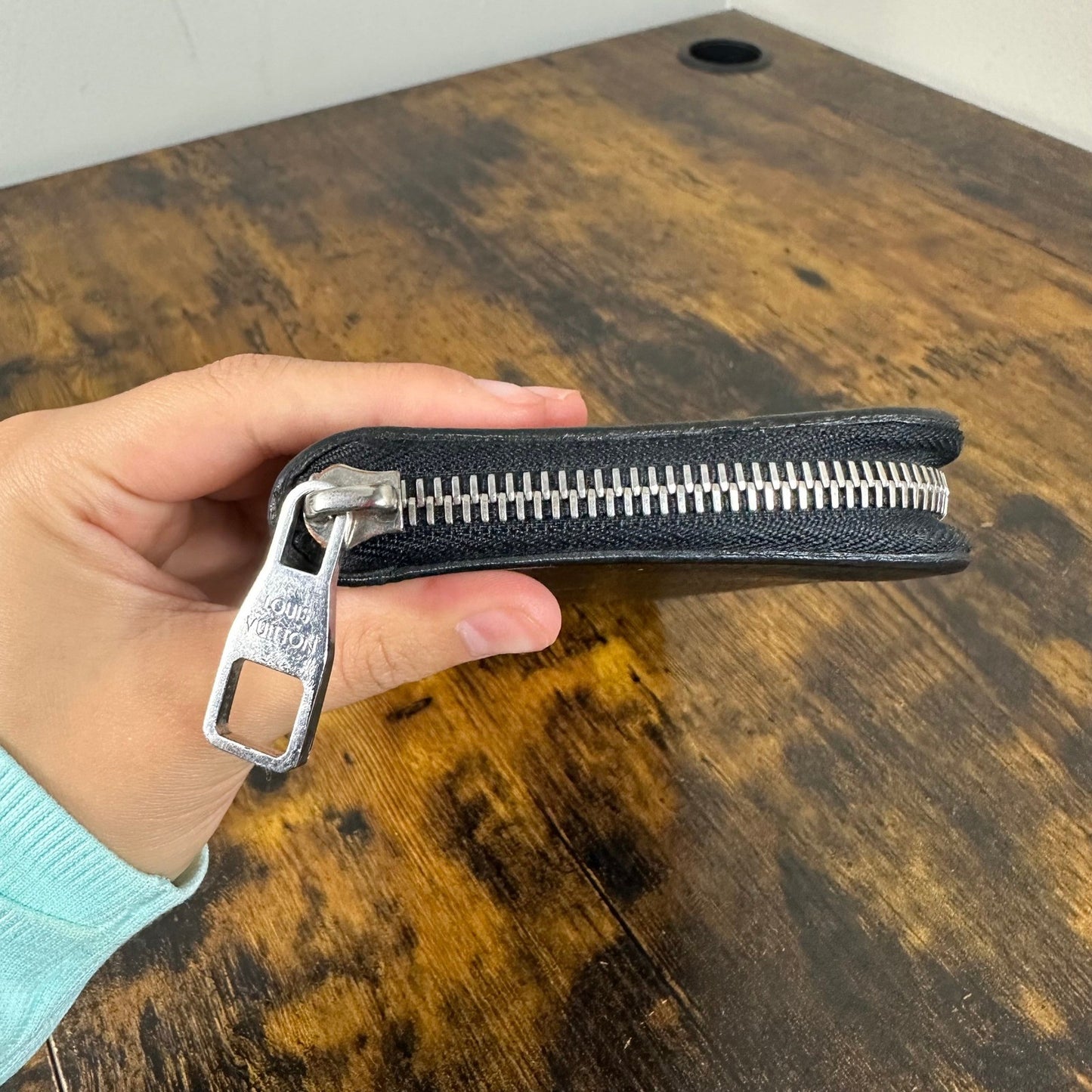 Louis Vuitton Zippy Organizer Vertical Wallet Black Taiga Leather Authentic