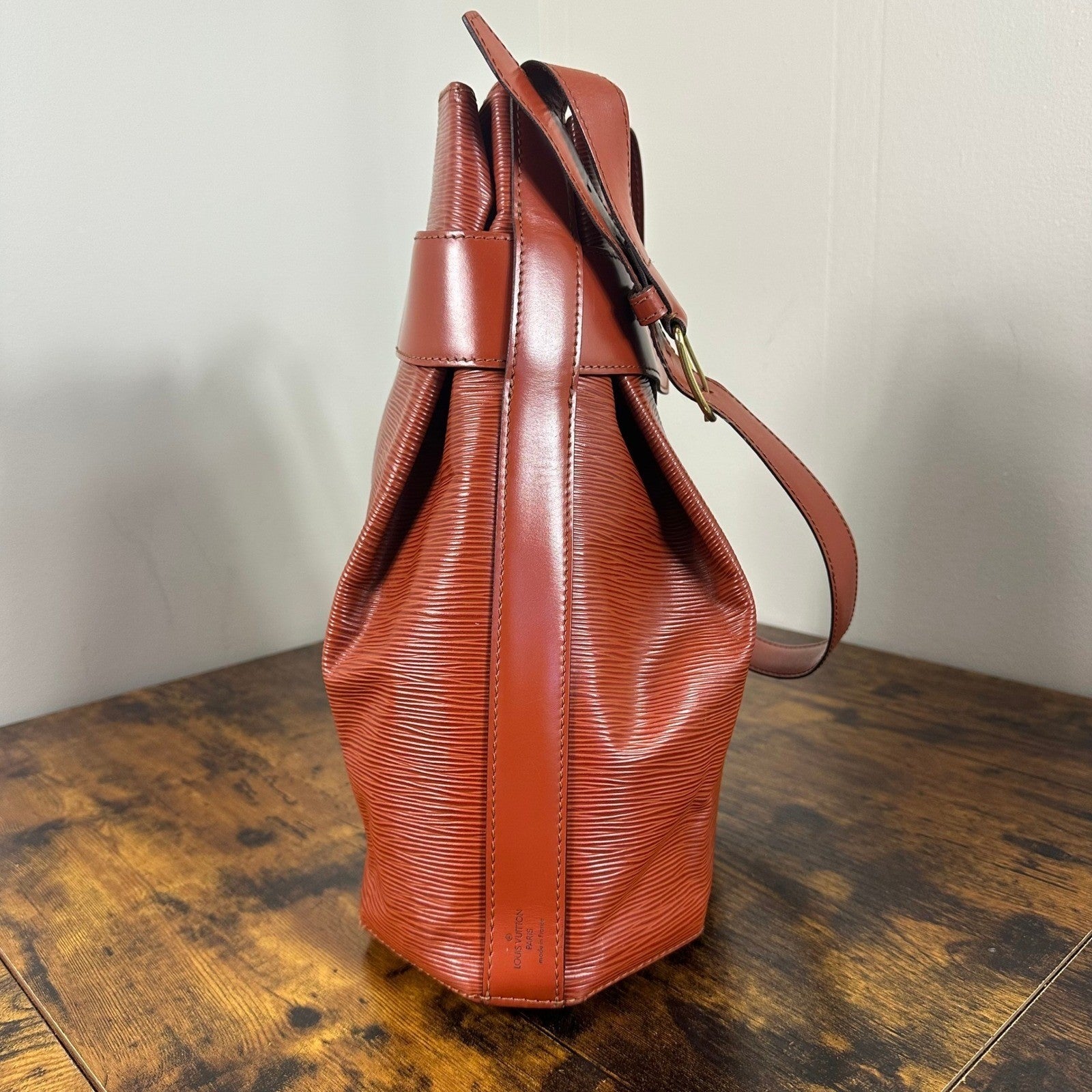 Louis Vuitton Epi Leather Bucket Bag Brown Shoulder Bag Sac D'Epaule Authentic
