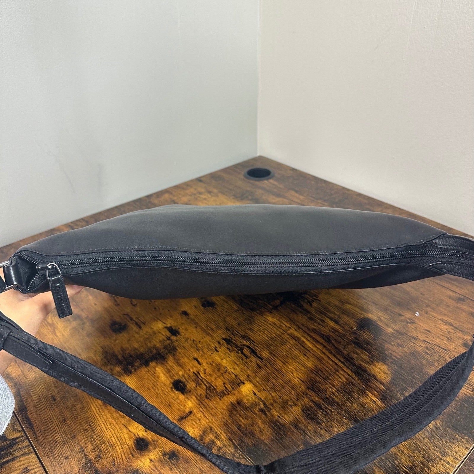 Gucci Black Leather Hobo Shoulder Bag Authentic Made in Italy