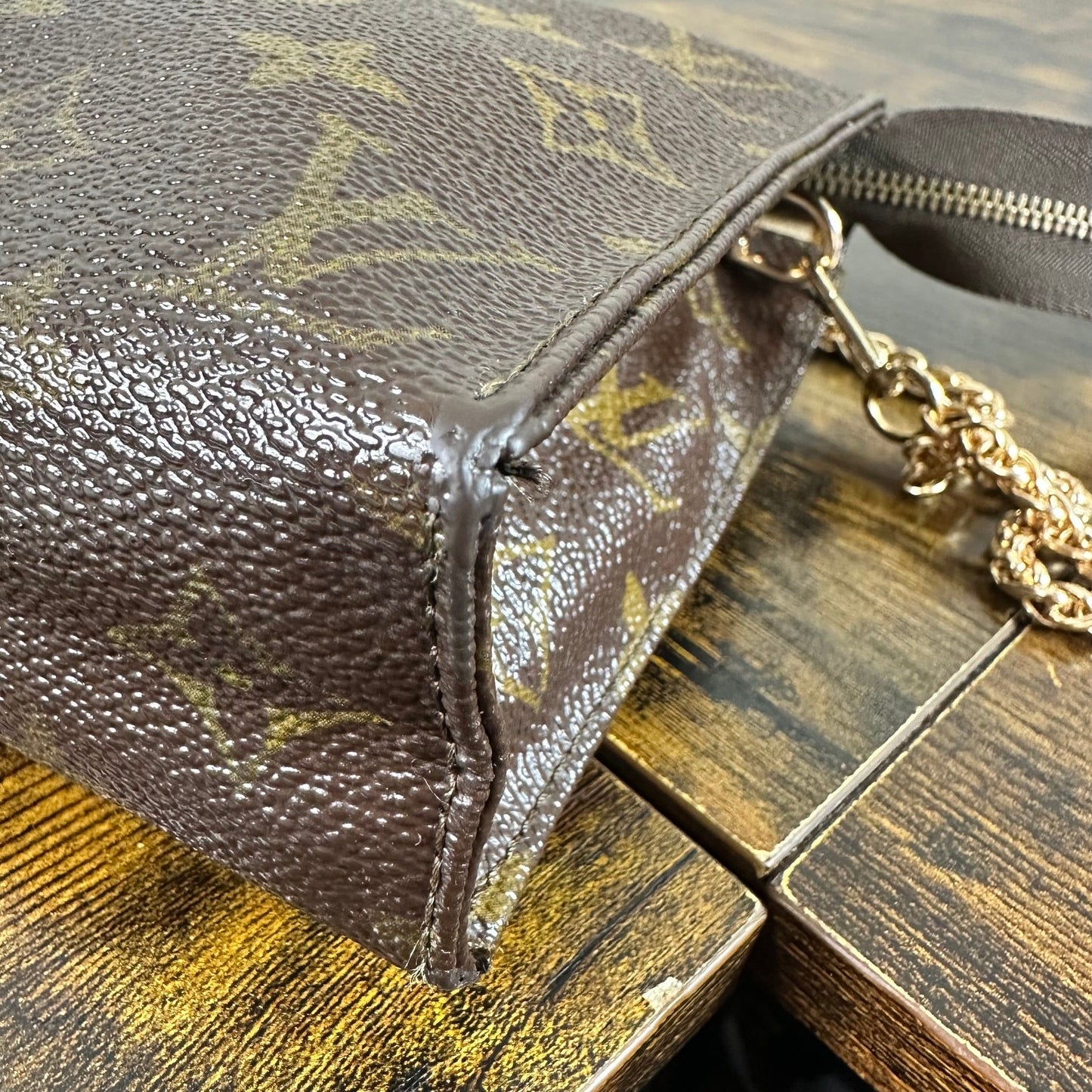 Louis Vuitton Monogram Pochette Toilette 19 Bag Pouch Cosmetics Toiletry Vintage