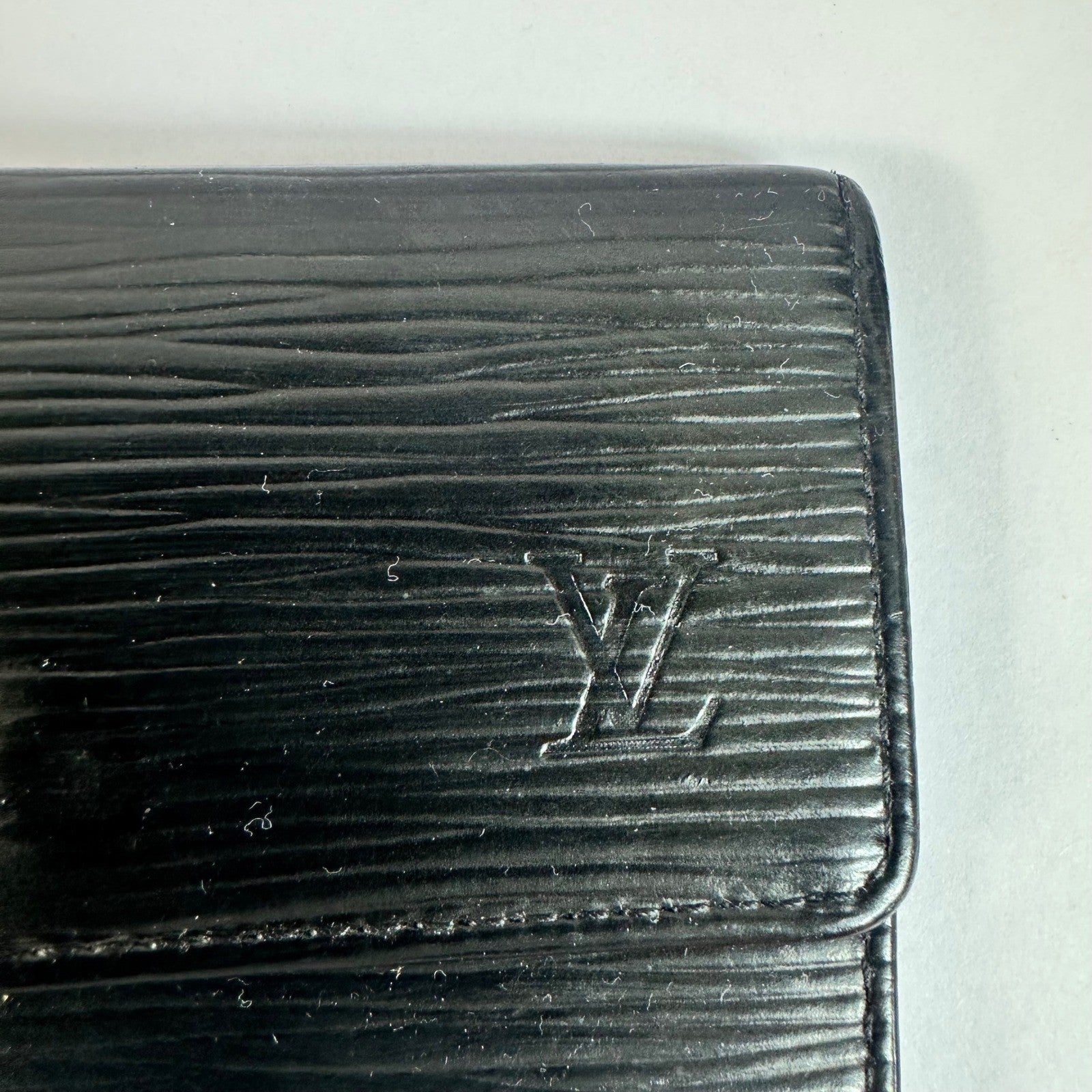 Louis Vuitton Epi Leather Key Holder Case Black Gold Chain Accent Vintage