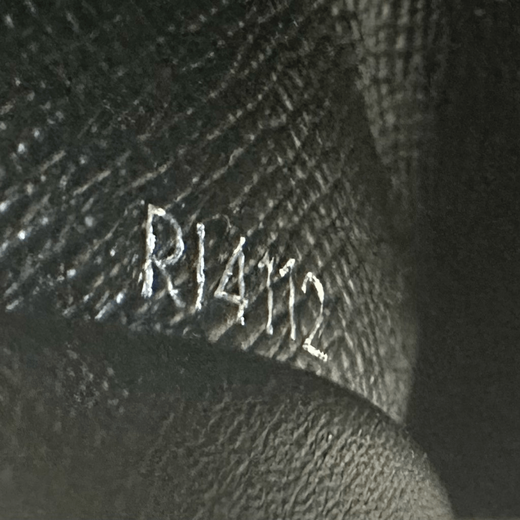 Louis Vuitton Black Taiga Leather 6 Key Case Holder