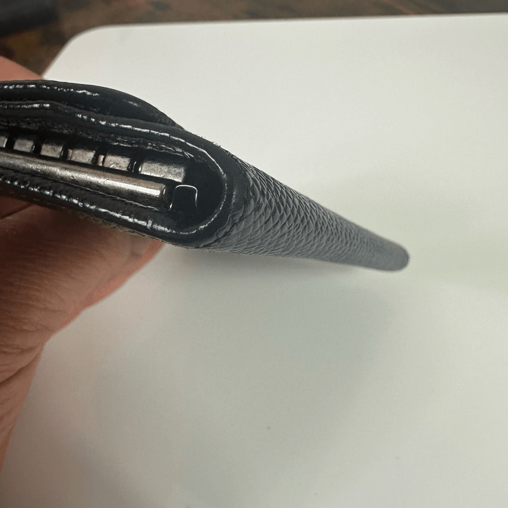 Louis Vuitton Black Taiga Leather 6 Key Case Holder