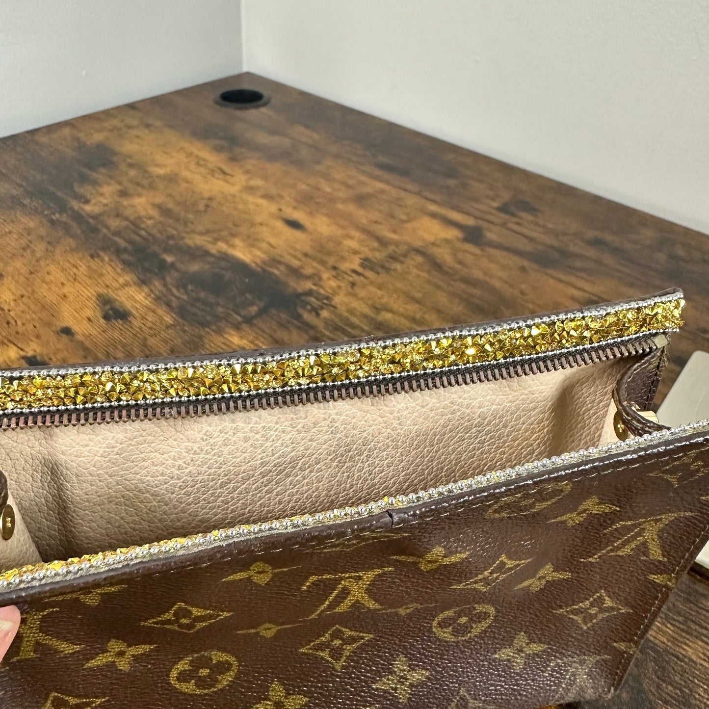 Louis Vuitton Monogram Pochette Toilette 19 Bag Pouch Cosmetics Toiletry Vintage