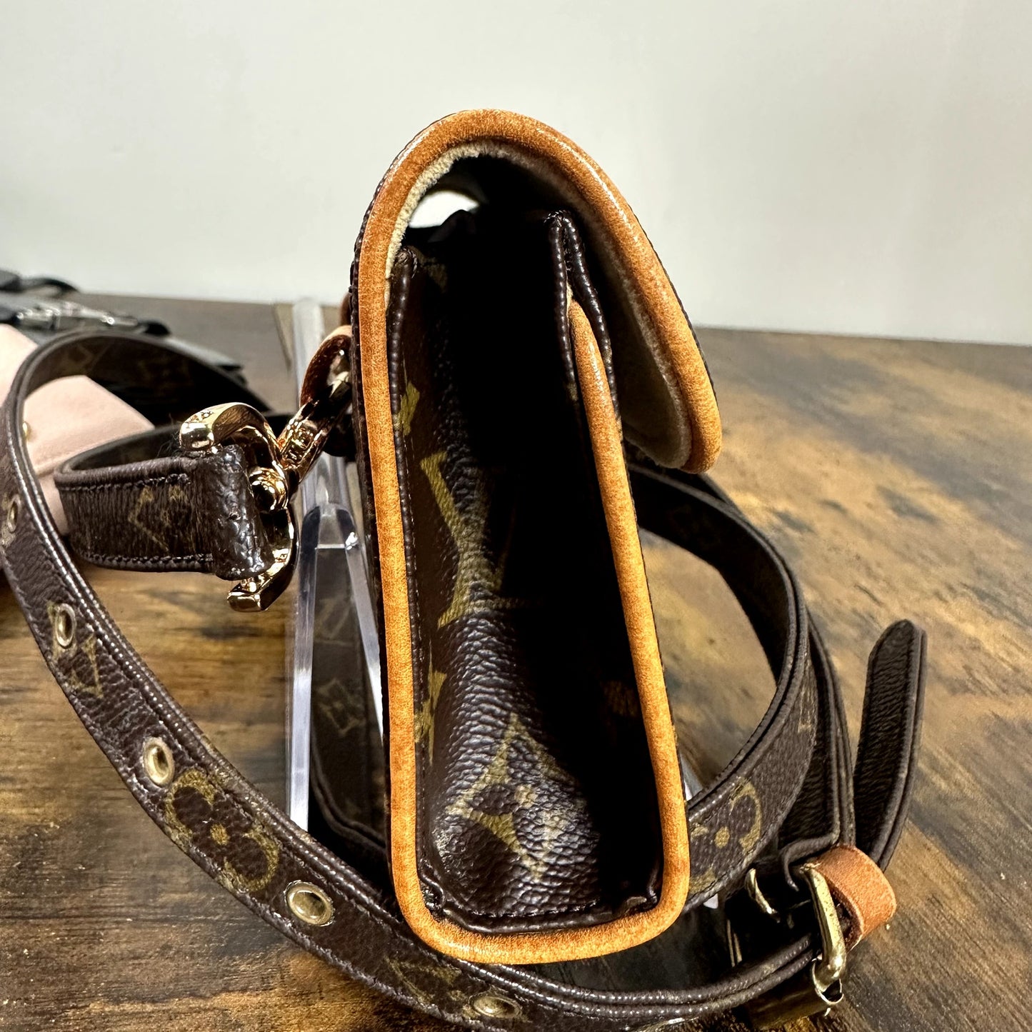 Louis Vuitton Monogram Florentine Waist Bag Crossbody Vintage Authentic