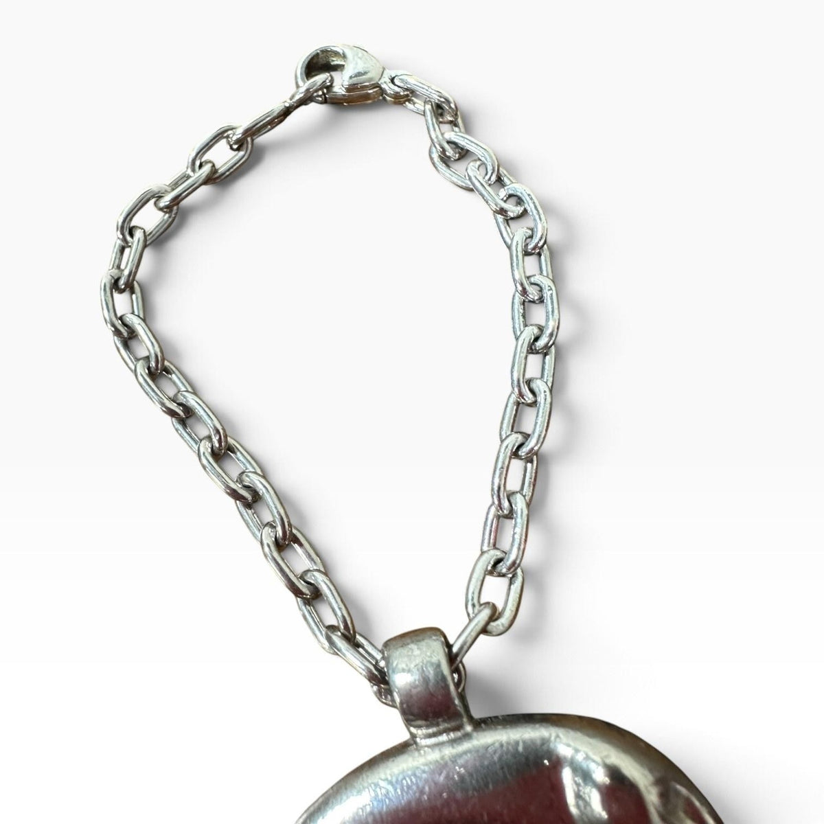Cartier Silver Metal Panther Circle Keychain Bag Charm Engraved Pendant