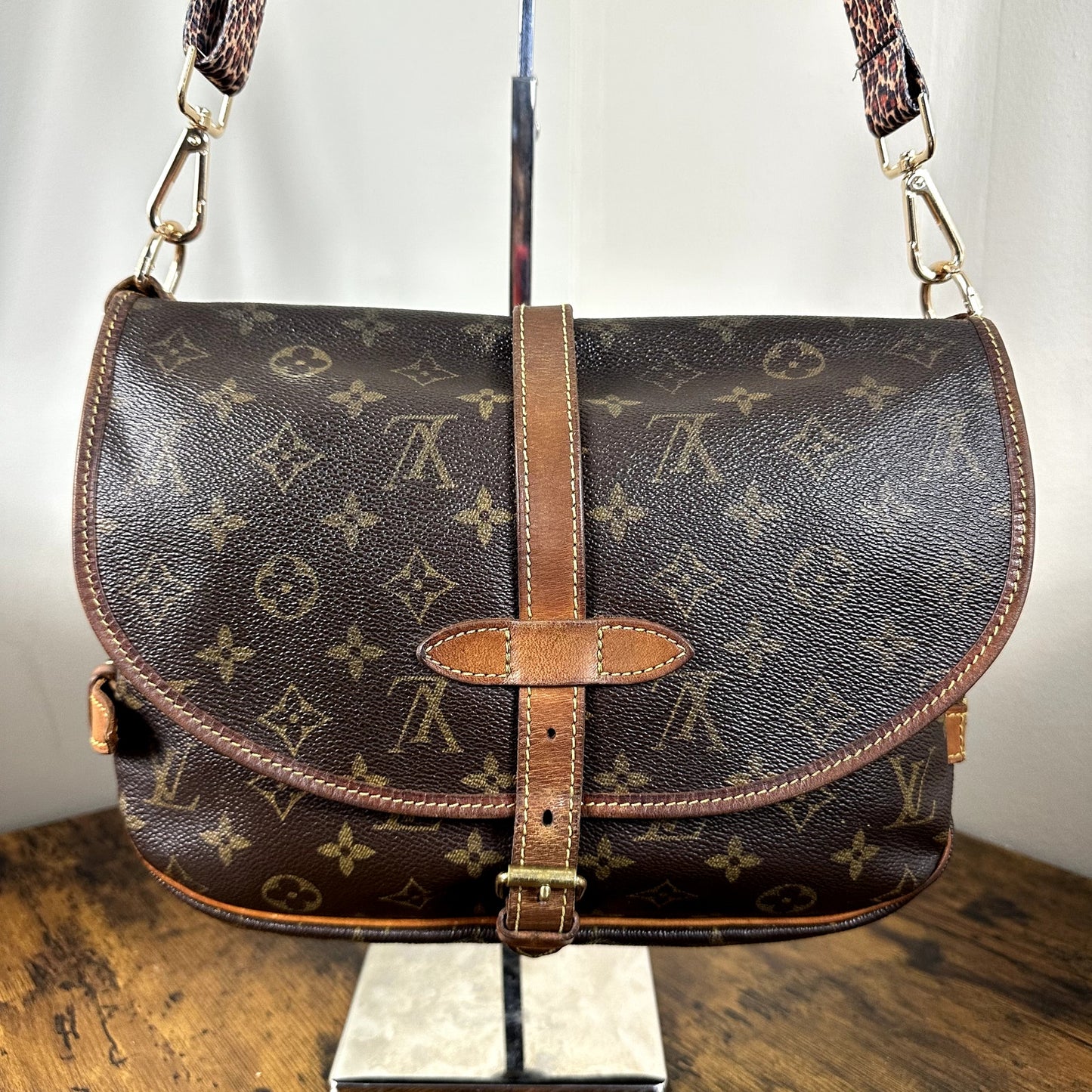 Louis Vuitton Vintage Monogram Saumur 30 Crossbody Bag Authentic