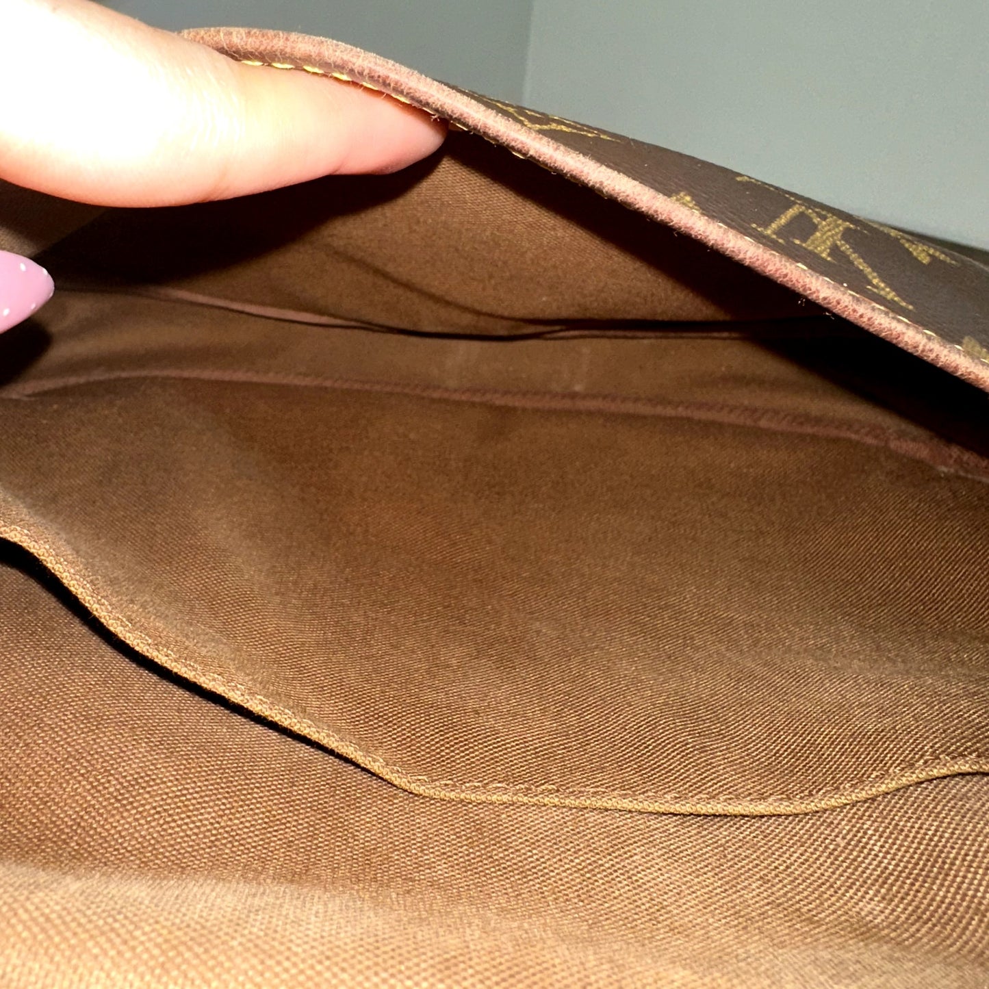 Louis Vuitton Vintage Monogram Saumur 30 Crossbody Bag Authentic