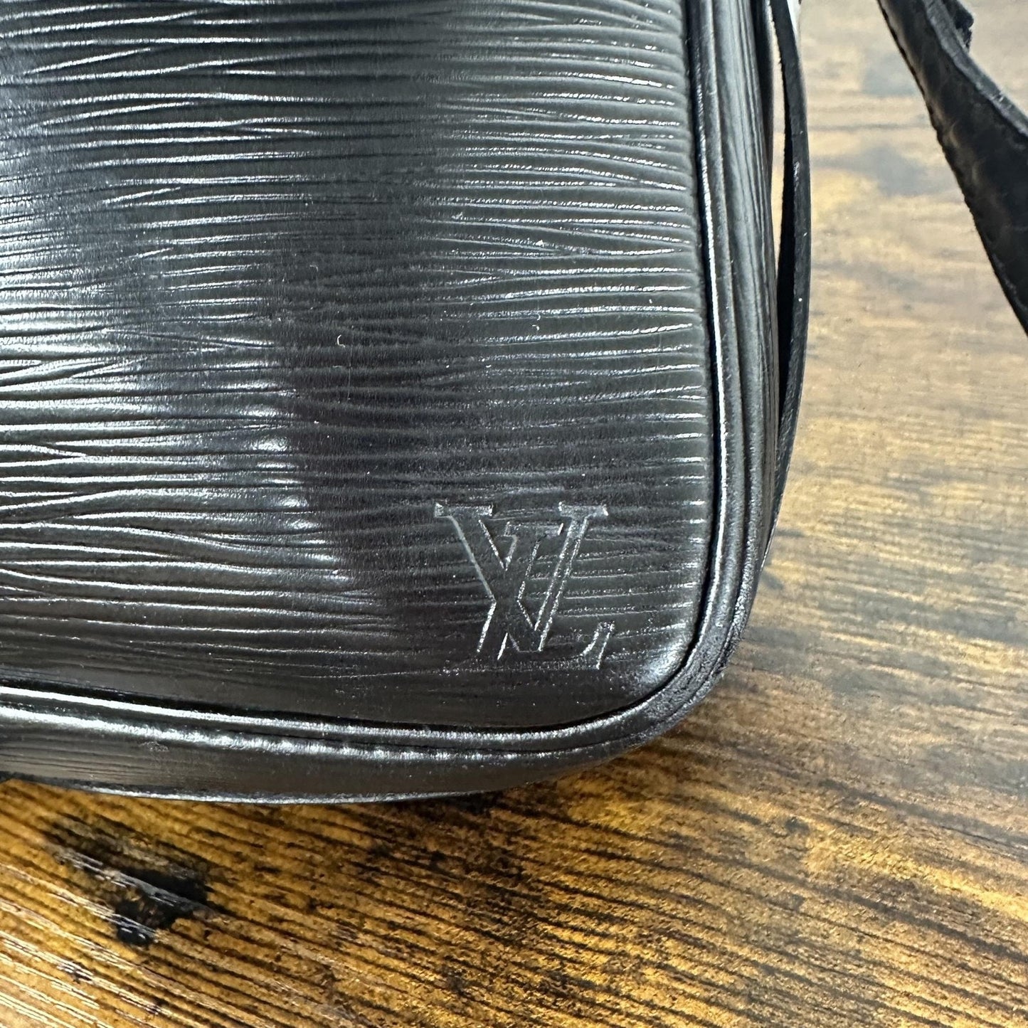 Louis Vuitton Vintage Cartouchiere Crossbody Bag Small Leather France MI0970